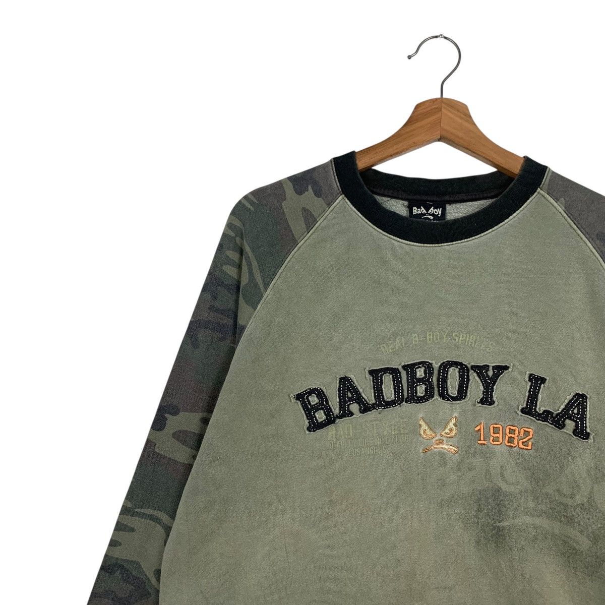 Japanese Brand BAD BOY LA Big Logo Camo Sleeve Sweater #3601-C165 Size US M / EU 48-50 / 2 - 3 Thumbnail
