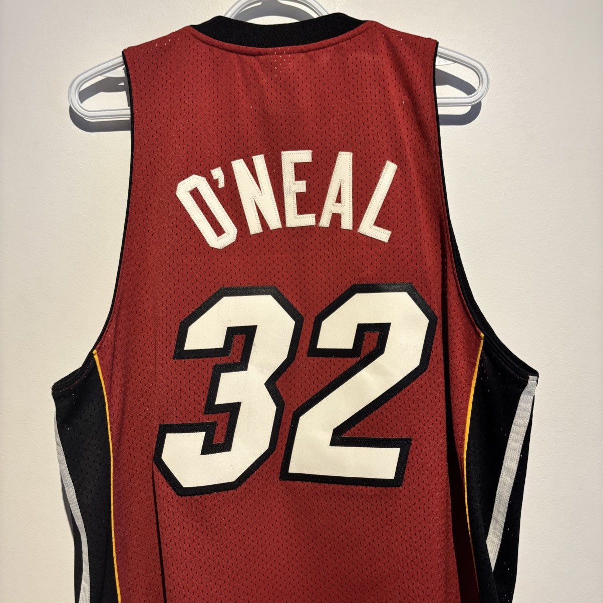 NBA Shaquille O'Neal Miami Heat Swingman Jersey Reebok NBA Red Size US L / EU 52-54 / 3 - 9 Thumbnail