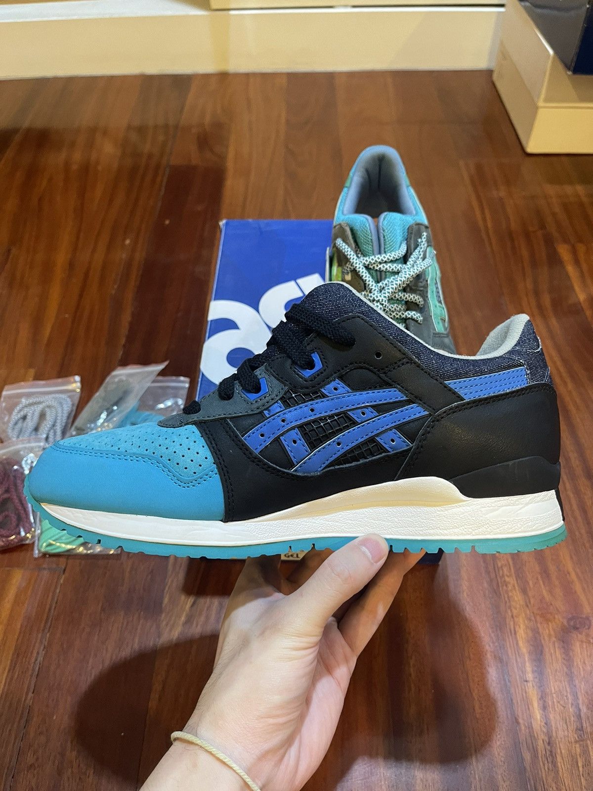 Asics × Kith × Ronnie Fieg New!!! Ronnie Fieg (Kith Founder)x ASICS Gel Lyte 3 Size US 9.5 / EU 42-43 - 7 Thumbnail