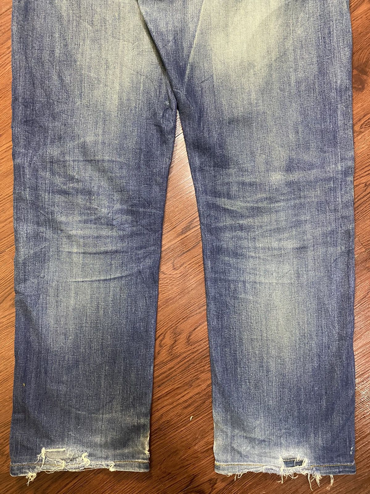 Japanese Brand Vintage Uniqlo UJ Faded Wash Distressed Loose Style Jeans Size US 36 / EU 52 - 6 Thumbnail