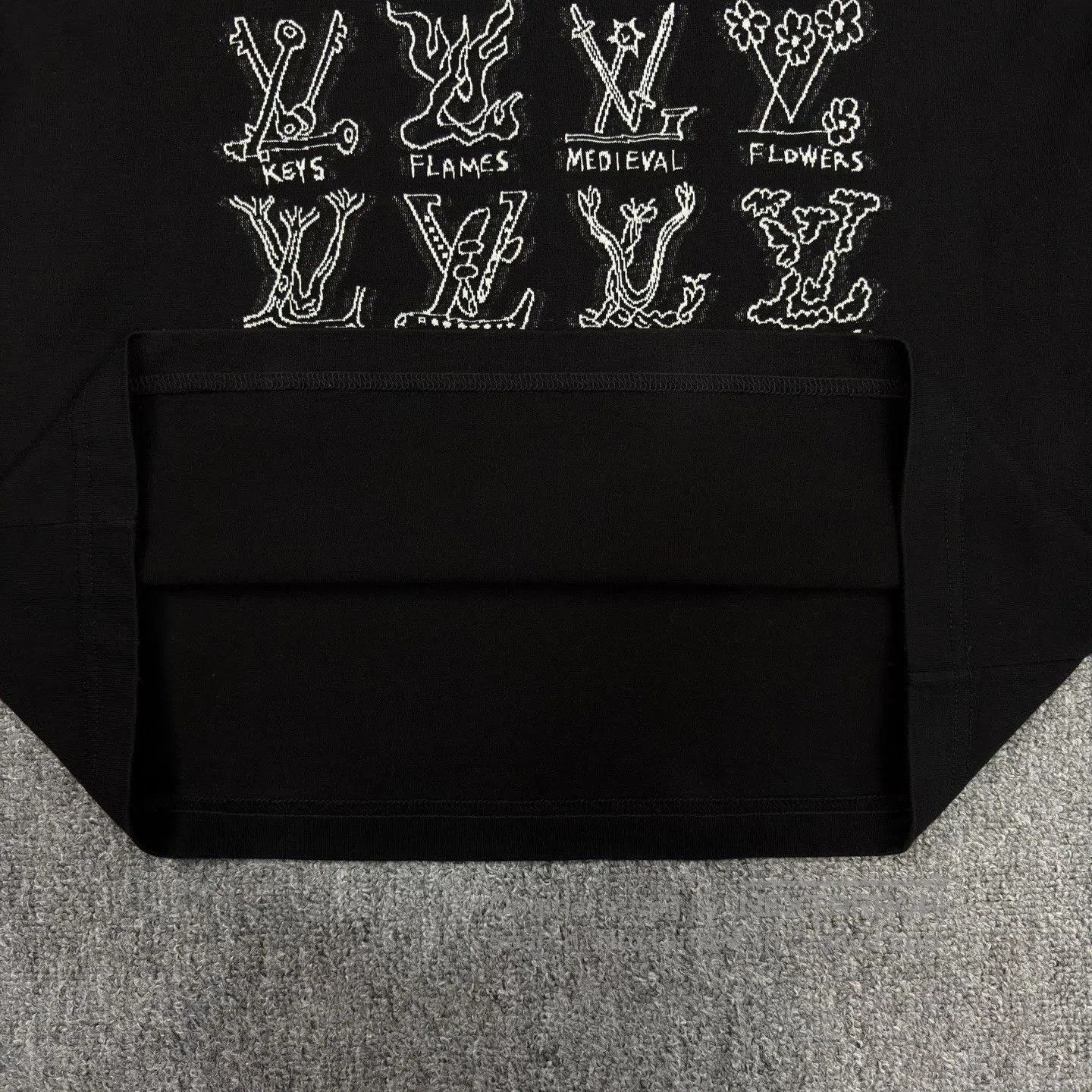Louis Vuitton LV Multi-Element Gesture Logo Black T-Shirt. Size US L / EU 52-54 / 3 - 5 Thumbnail