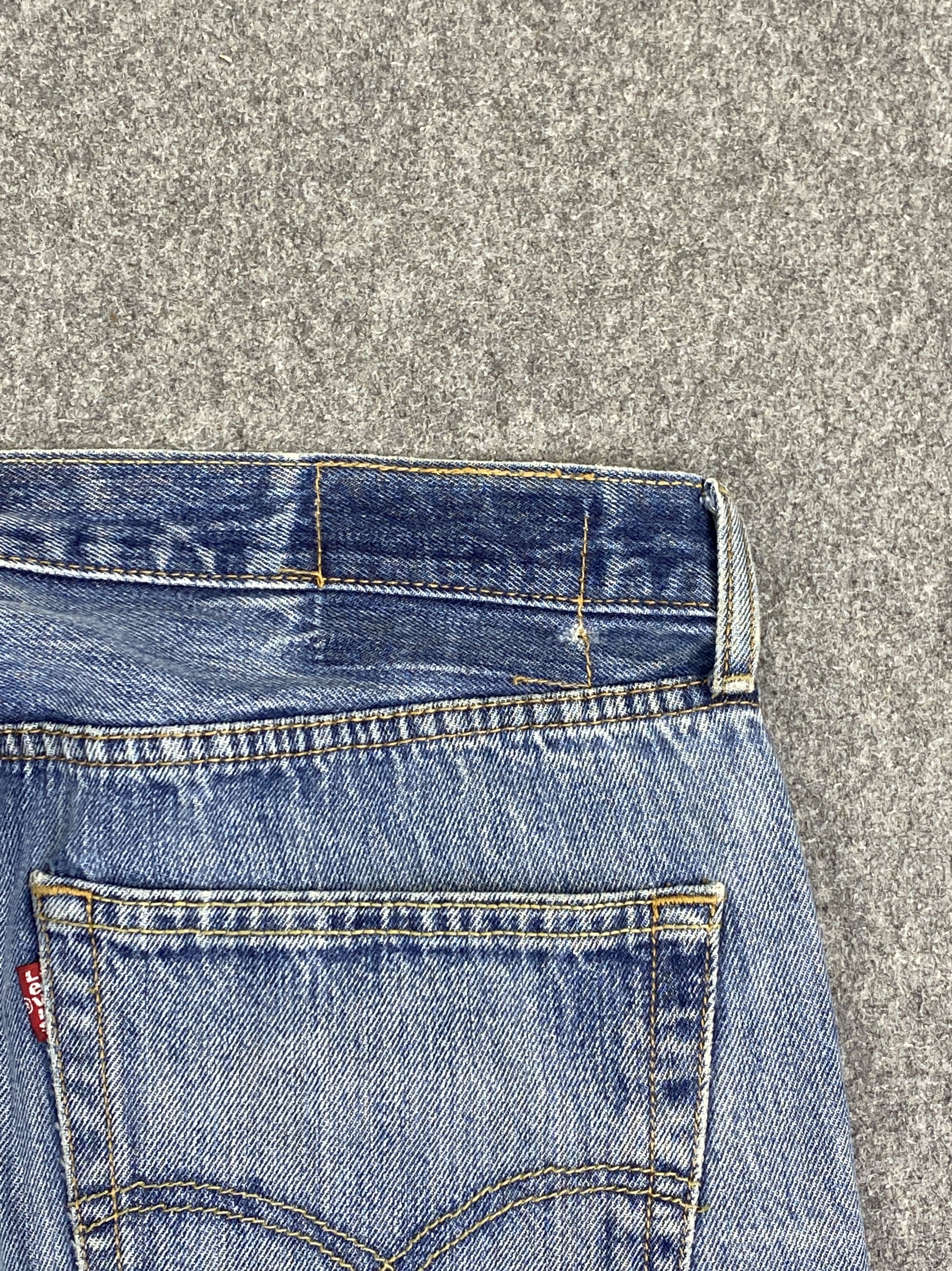 Levi's × Vintage Distressed Vintage Levi's 501 Faded Blue Jeans DP2815 Size US 36 / EU 52 - 17 Thumbnail