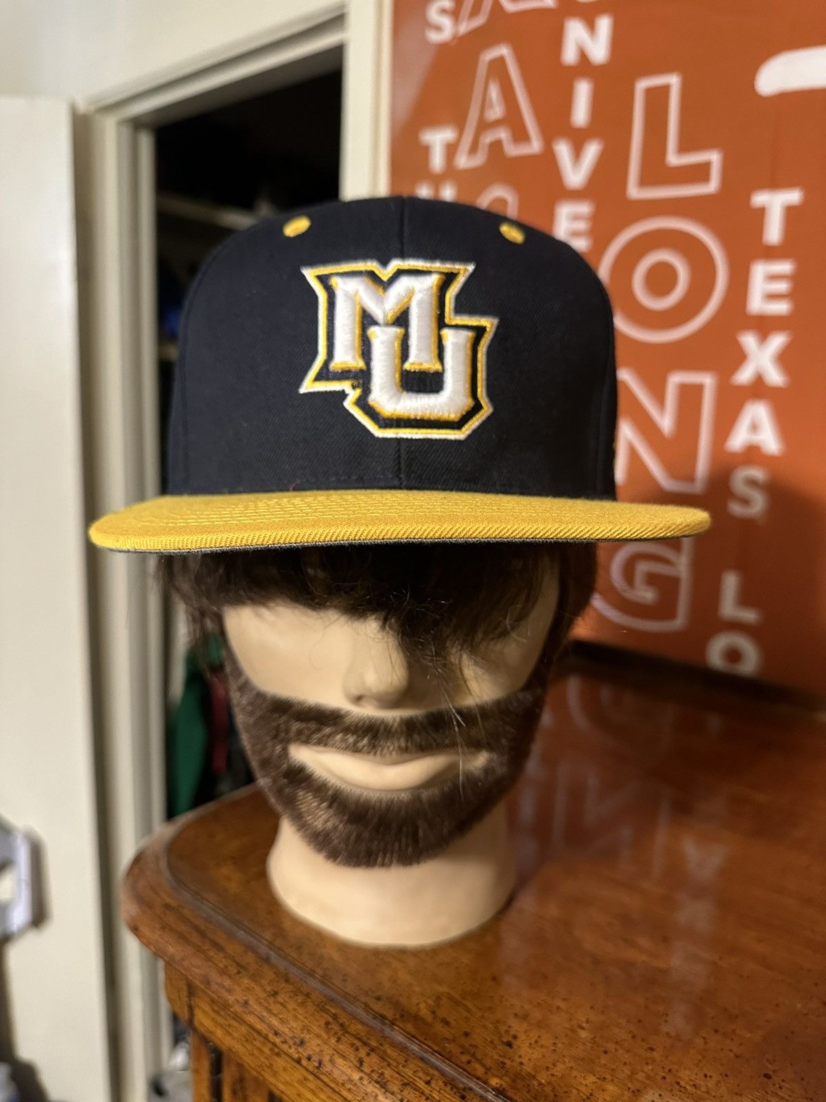 NCAA × Vintage Vintage NCAA Marquette University “yellow & blue” hat 00s Size ONE SIZE - 1 Thumbnail