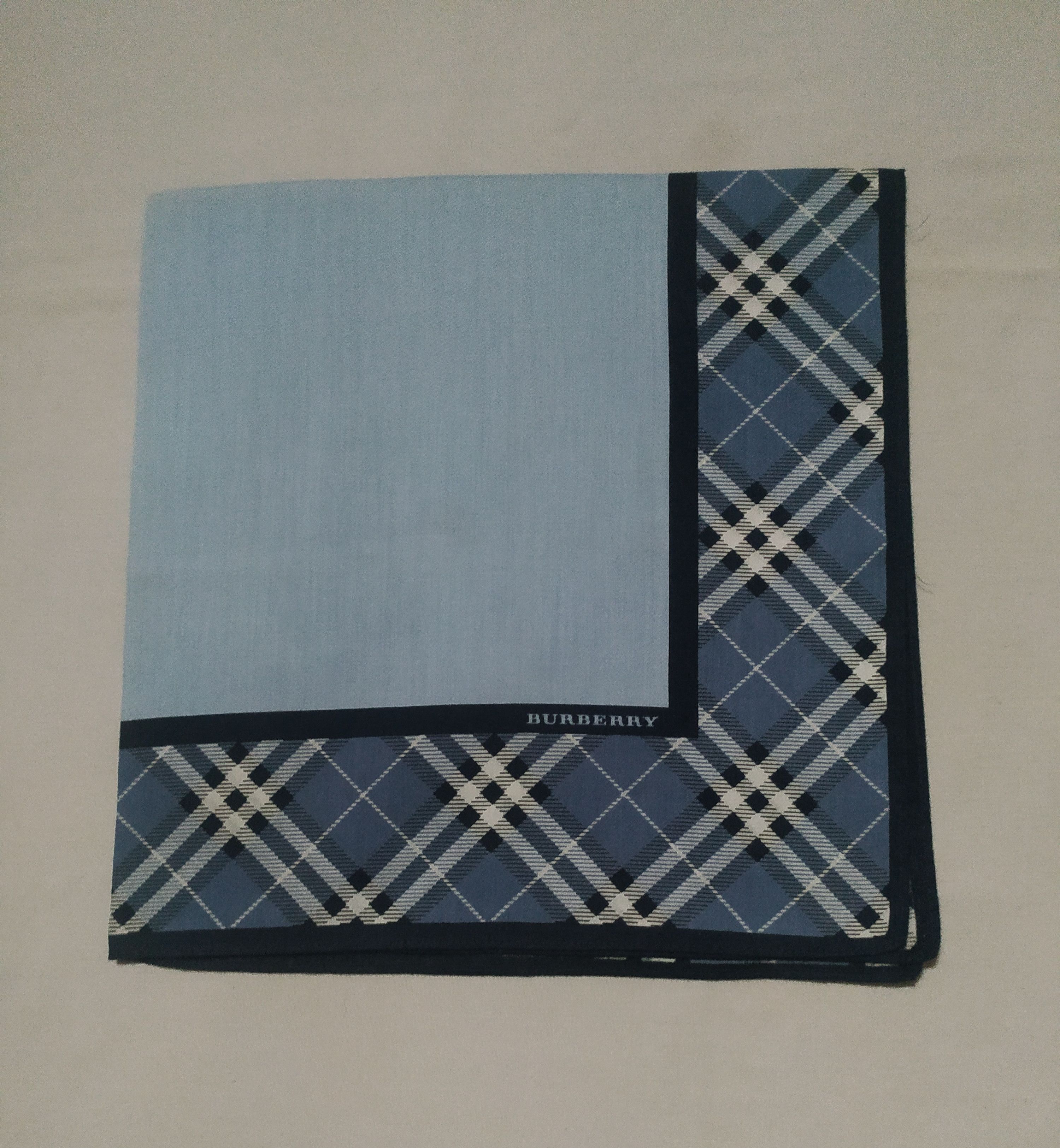 Burberry Burberry Handkerchief Size ONE SIZE - 1 Thumbnail