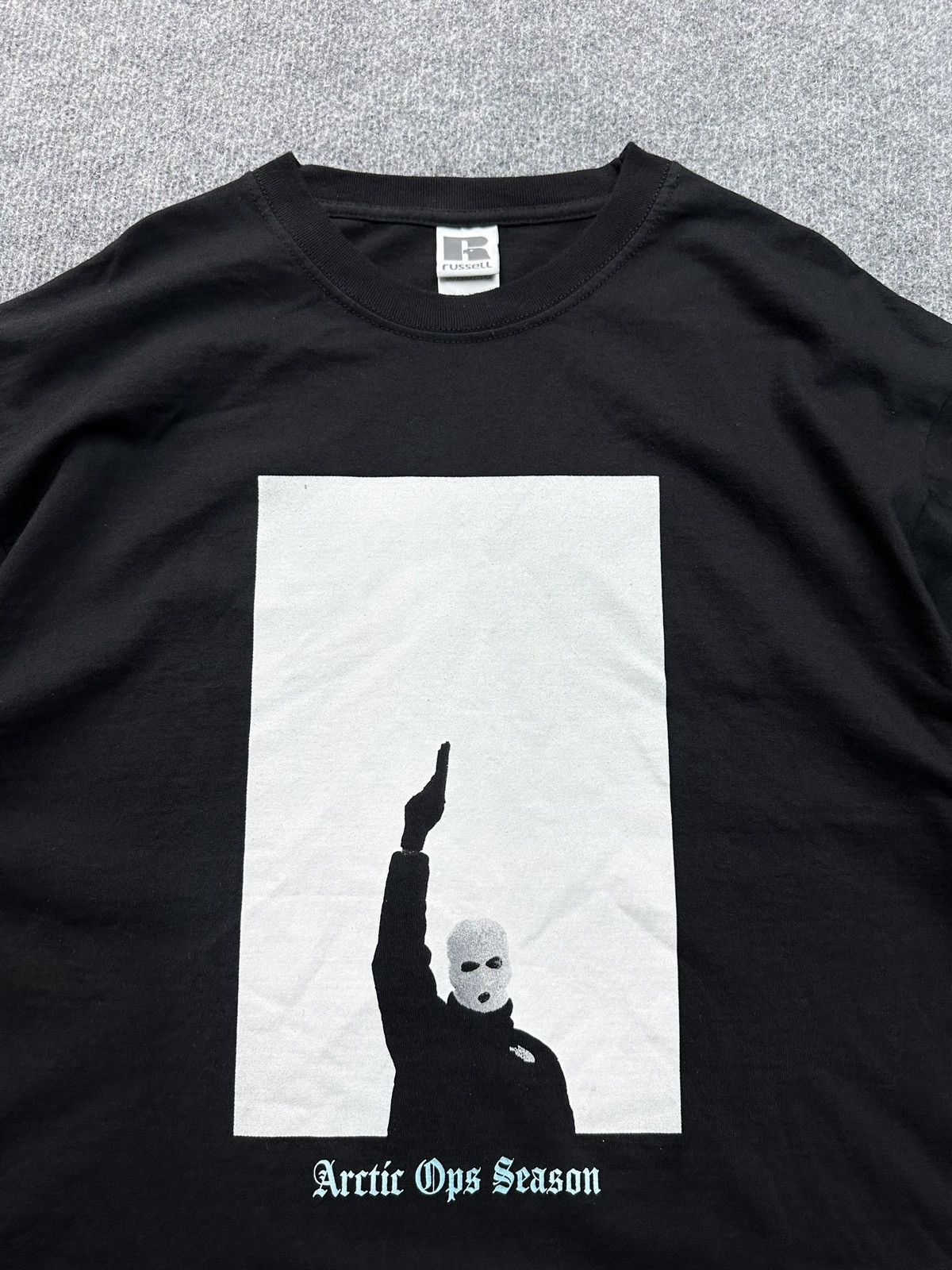 Russell Athletic T-shirt Russell arctic ops season big print Size US L / EU 52-54 / 3 - 2 Thumbnail