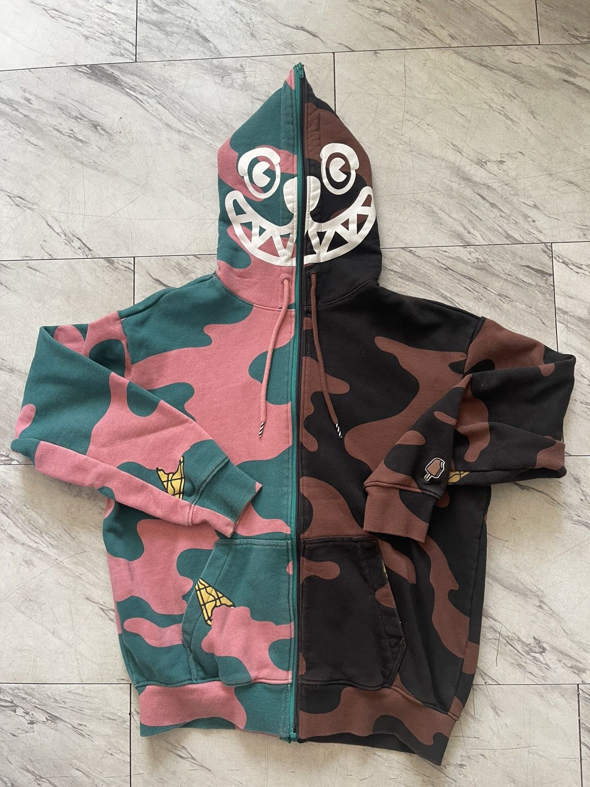 Streetwear Sun's Out x Nike Custom Grey Mama Bear Hoodie XL