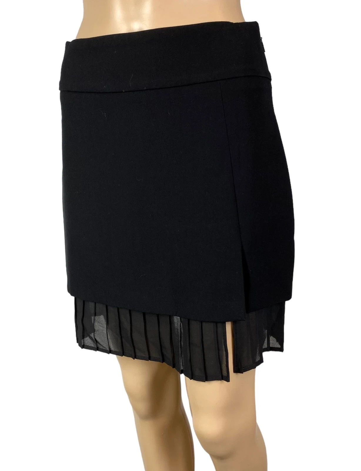 Pinko Pinko Mini Skirt With Mesh size GB8 I40 Size 27" / US 4 / IT 40 - 4 Thumbnail