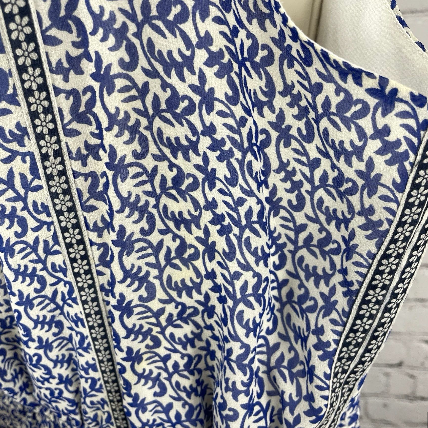 Joie JOIE Maxi Dress Blue & White Silk Chiffon Printed Side Slits Lined Sleeveless Size Large L Size L / US 10 / IT 46 - 7 Thumbnail