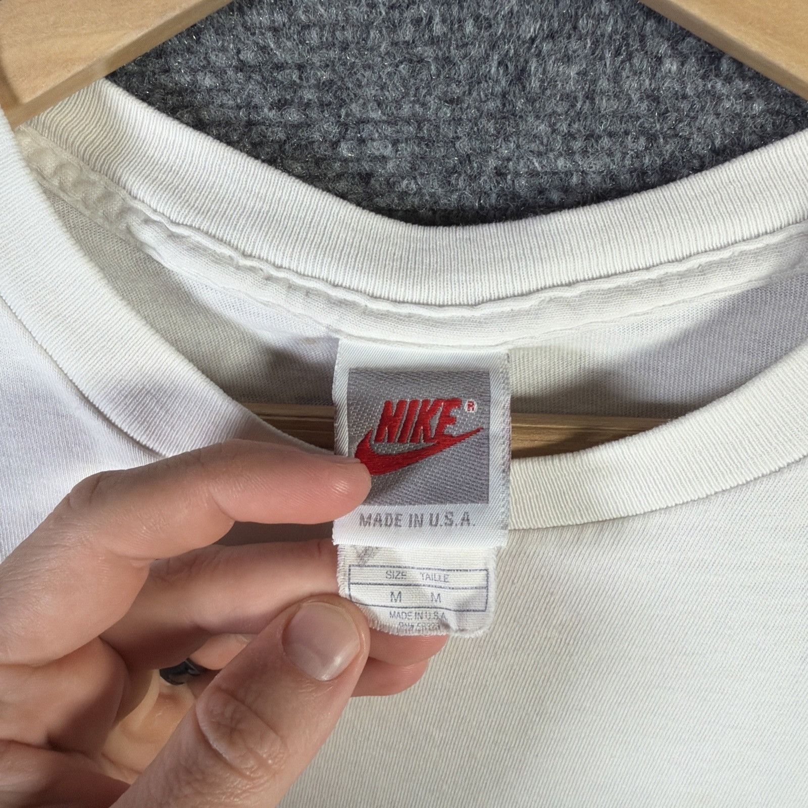 Nike Vintage Nike Shirt Mens White 80s Center Swoosh Jungle ACG Size US M / EU 48-50 / 2 - 3 Thumbnail