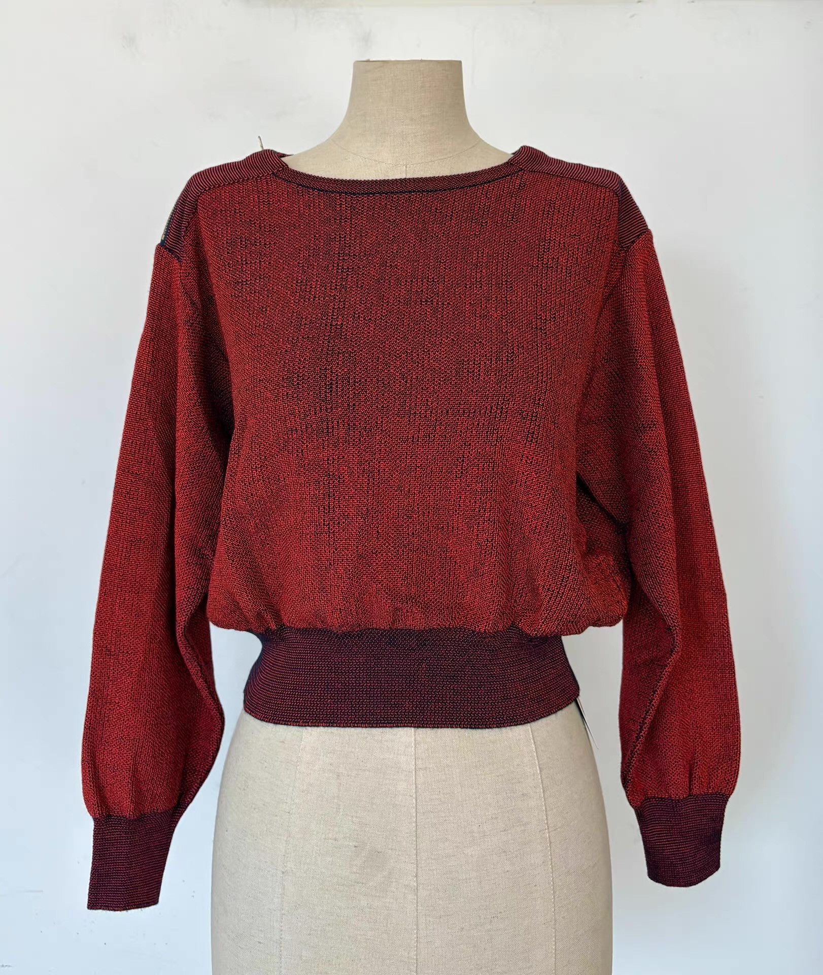 Toga Pulla Toga Pulla Women'sBurgundy Two-ToneCropped Knit Sweater Ｑ21 Size M / US 6-8 / IT 42-44 - 1 Thumbnail