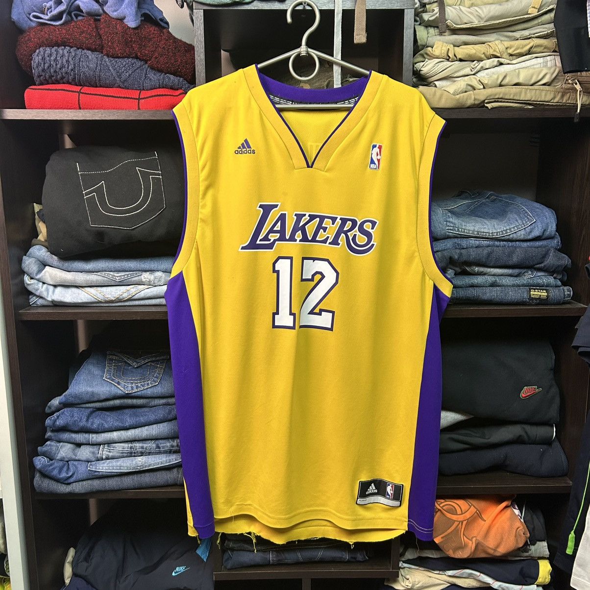 Adidas Vintage NBA Adidas Lakers 12 Howard Basketball Jersey size L Size US L / EU 52-54 / 3 - 1 Thumbnail