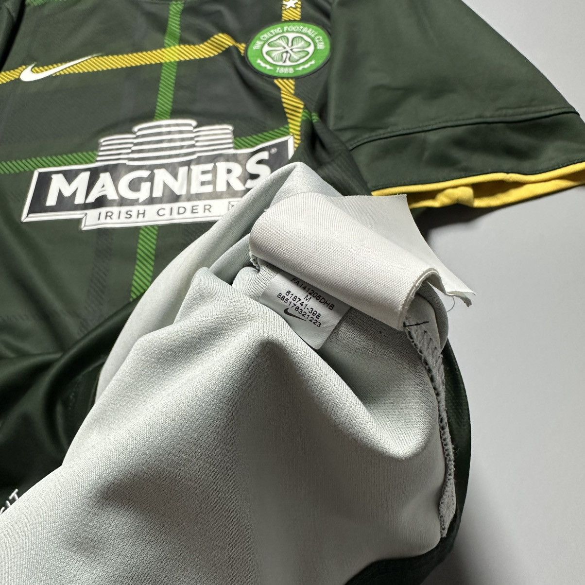 Nike CELTIC NIKE 2014/2015 FOOTBALL AWAY JERSEY #5 VIRGIL Size US M / EU 48-50 / 2 - 13 Thumbnail