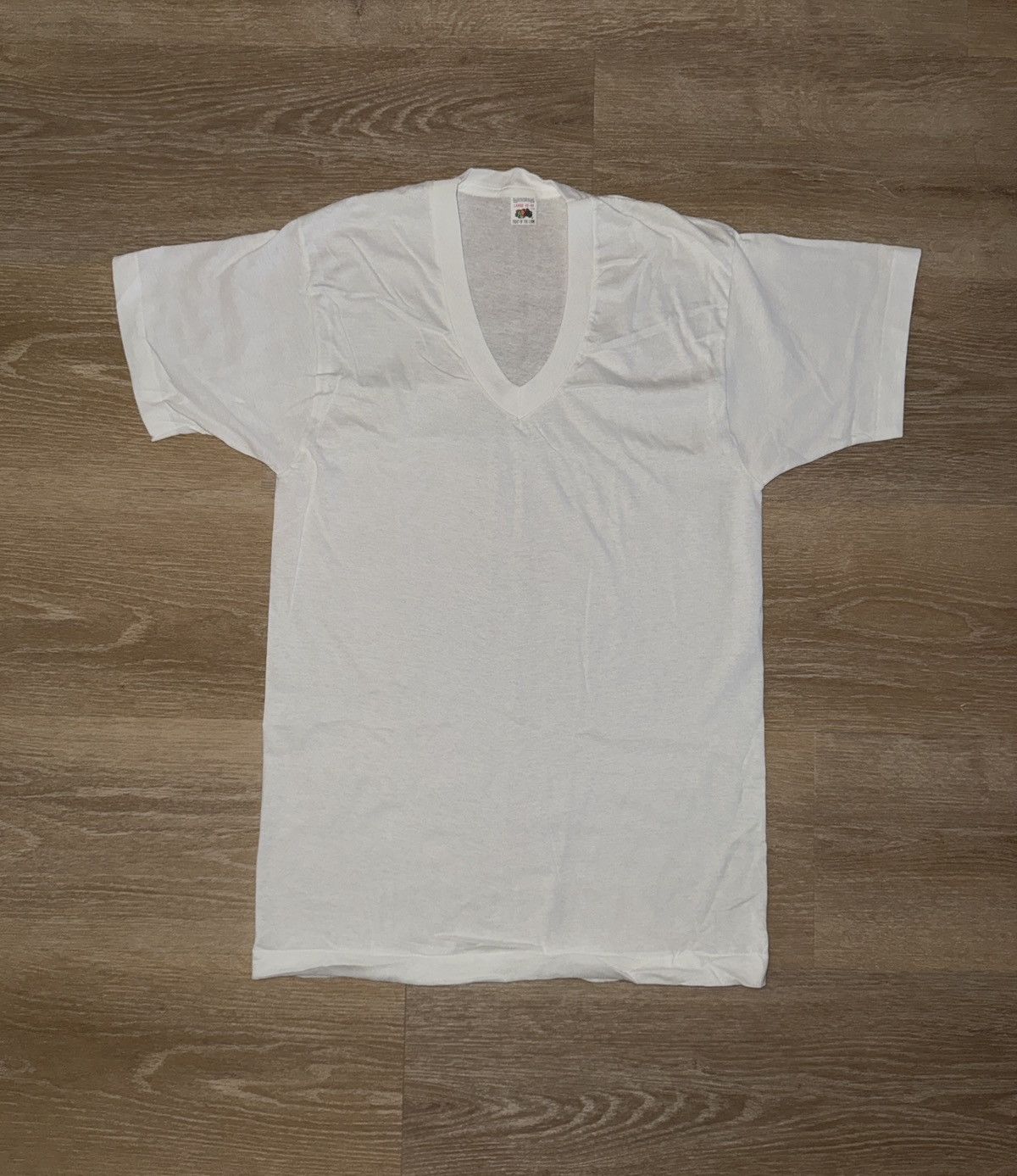 Fruit Of The Loom Vintage 80’s Fruit of the Loom Blank V-Neck T-Shirt Size US L / EU 52-54 / 3 - 1 Thumbnail