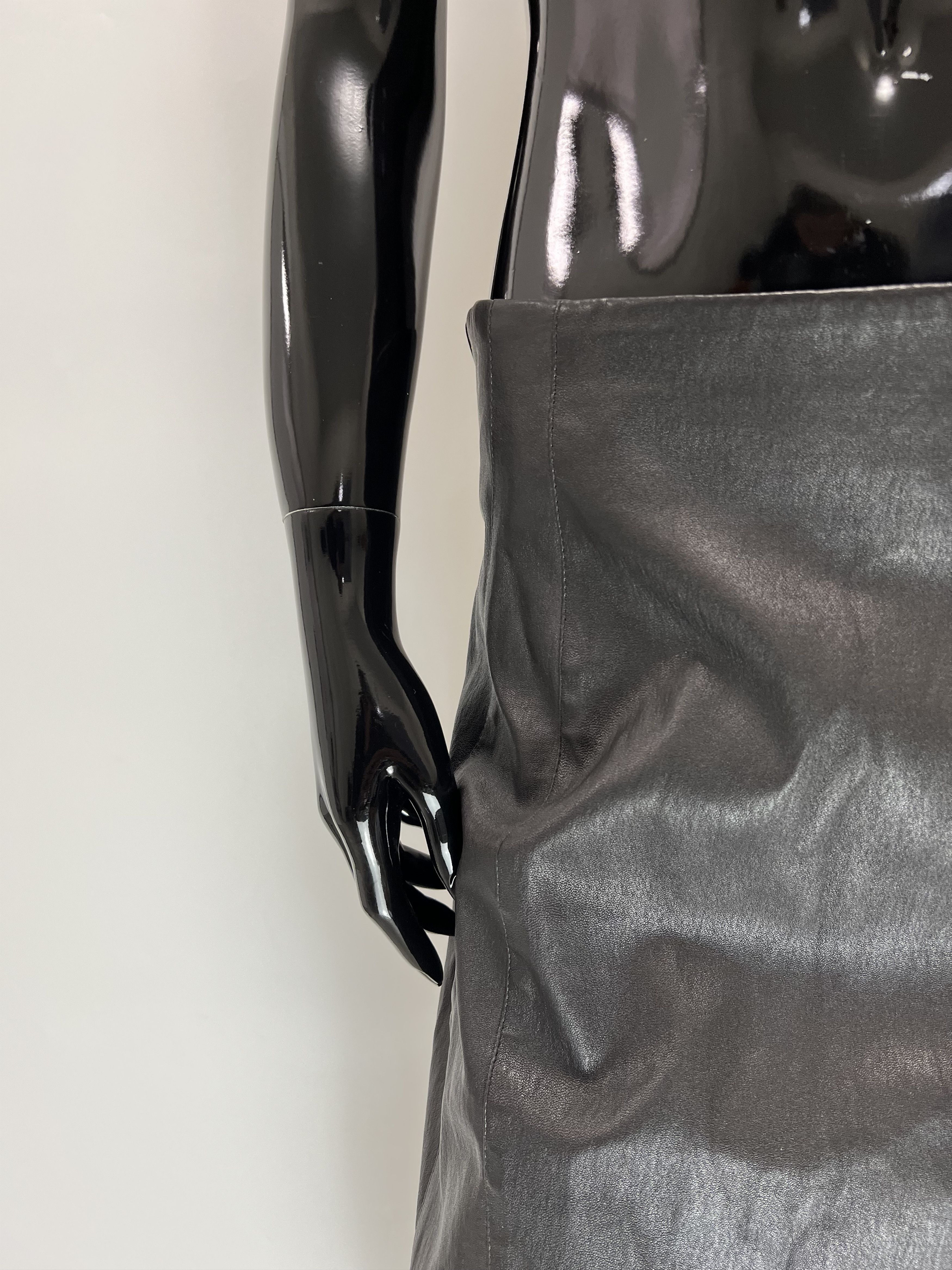 Prada Prada Black Leather Midi Skirt Size IT 44 Size 30" / US 8 / IT 44 - 5 Thumbnail