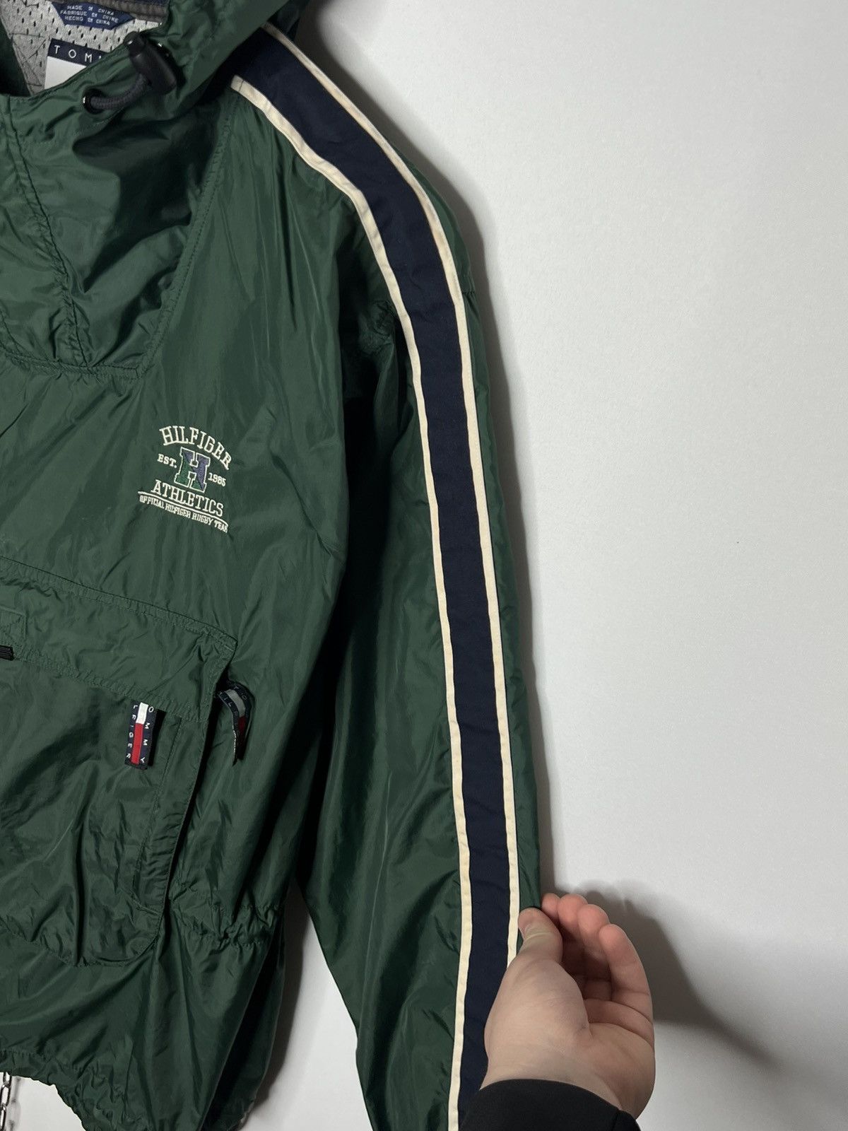 Tommy Hilfiger Vintage Tommy Hilfiger Anorak 100% Nylon Jacket Big Logo Size US S / EU 44-46 / 1 - 8 Thumbnail