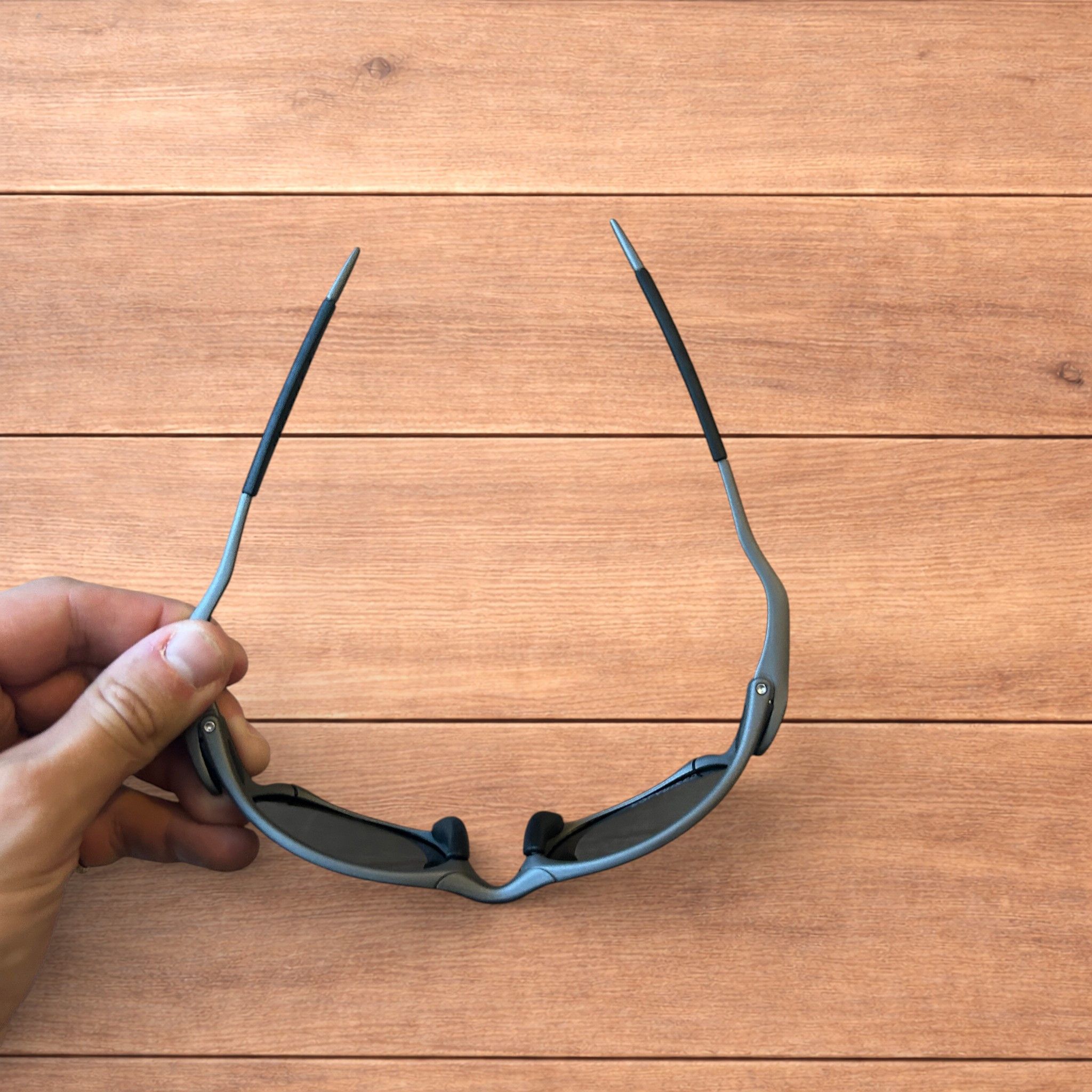Japanese Brand Metal frame polarised sunglasses in grey frame black lens. Size ONE SIZE - 6 Thumbnail