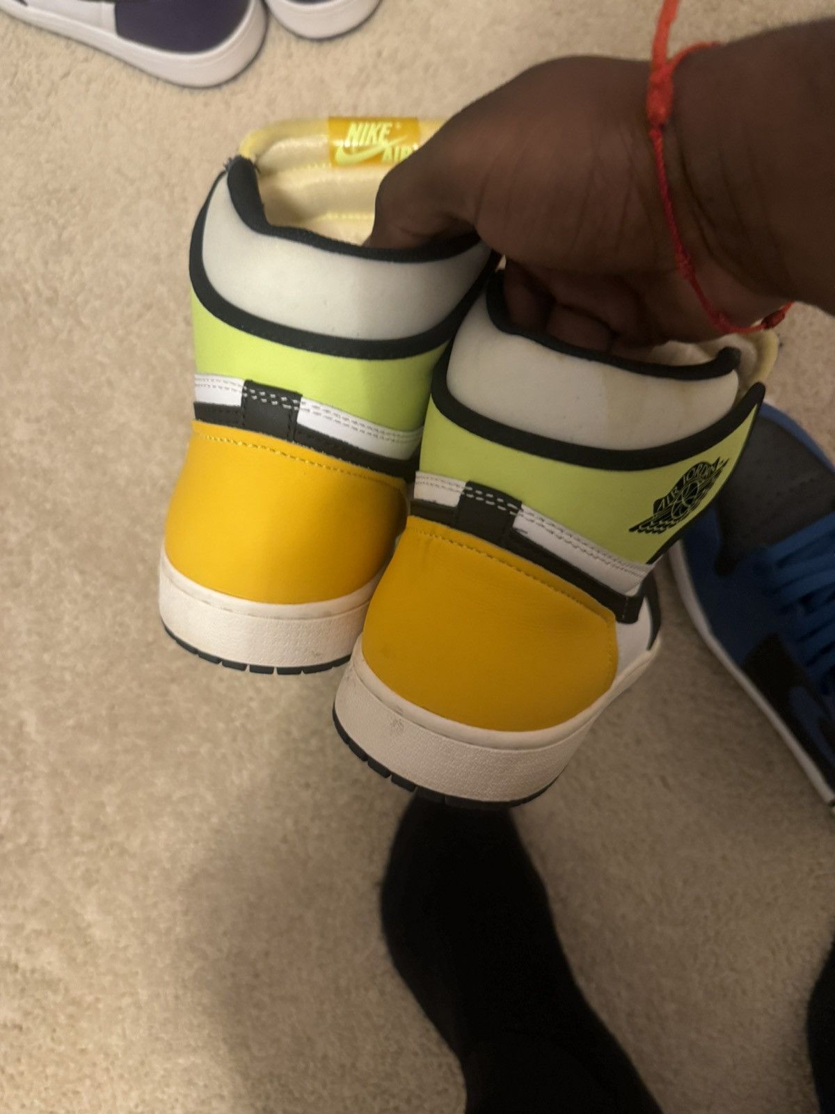 Nike Nike air Jordan 1 volt Size US 9.5 / EU 42-43 - 12 Thumbnail