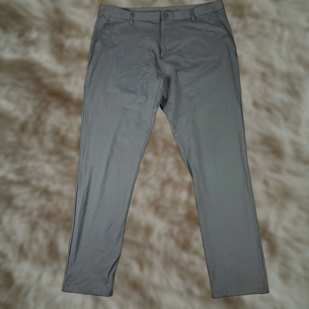Rhone Rhone Mens Pants 40x32 Gray Flat Front Chino Trousers Regular 40 Inseam Black? No, Gray. Size US 40 / EU 56 - 1 Thumbnail