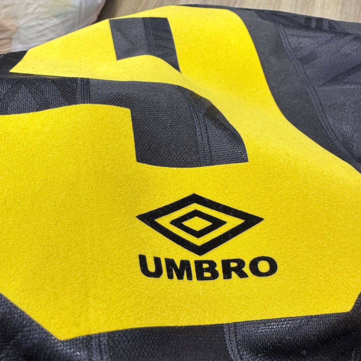 Umbro Manchester United 94/95 away shirt #9 McCLAIR Size US M / EU 48-50 / 2 - 8 Thumbnail