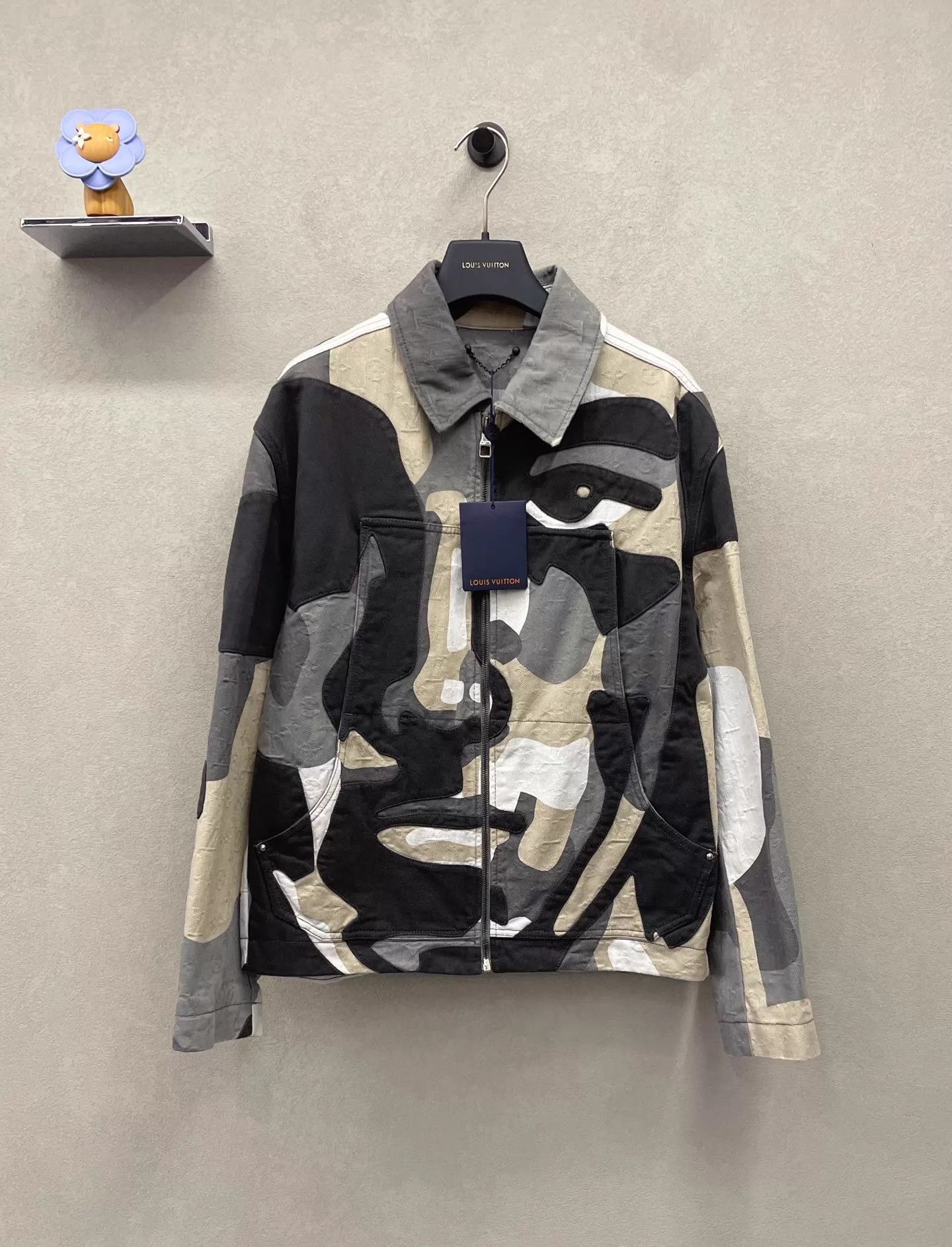 Louis Vuitton LV Camo Geometric Portrait Collage Denim Jacket Size US S / EU 44-46 / 1 - 1 Thumbnail