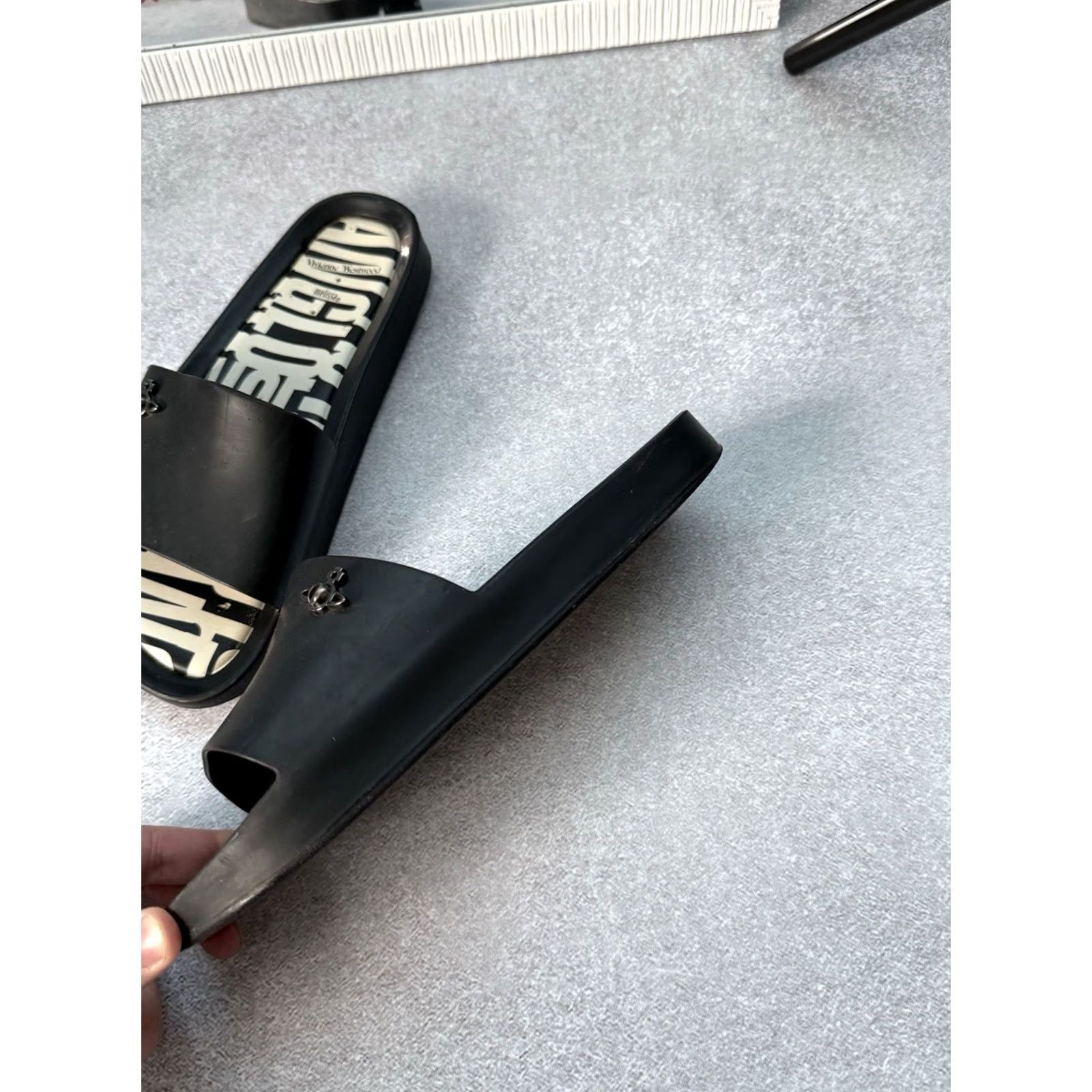Vivienne Westwood VIVIENNE WESTWOOD x MELISSA Melissa Anglomania Beach Slides Sandals Men EU 40 Black Slip On Size 40 - 4 Thumbnail