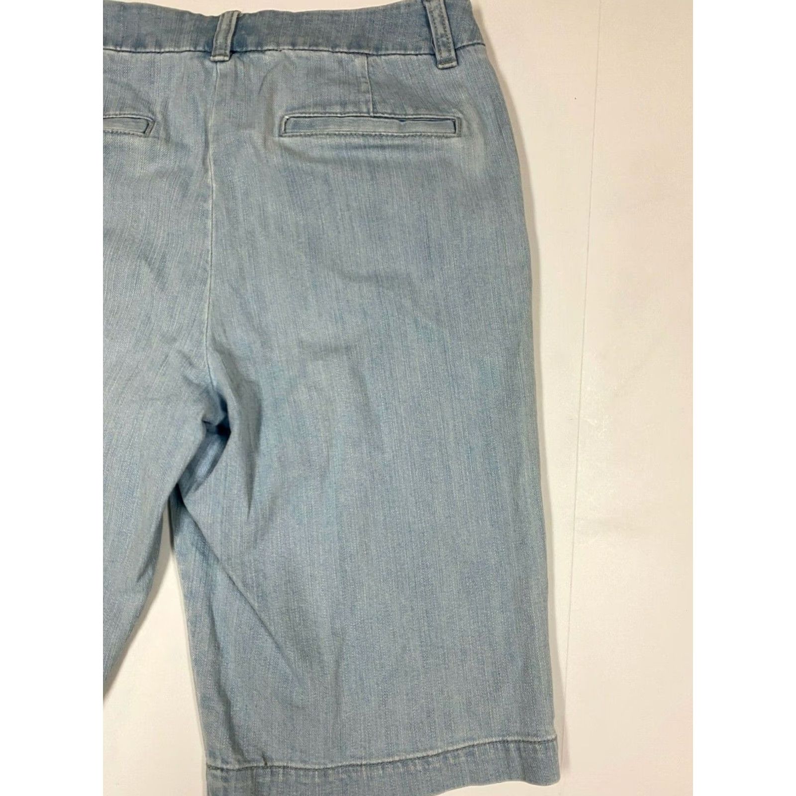 Jones New York Jones New York Bermuda Shorts 6 Women's Blue Denim Cotton Blend Spandex Stretch Zipper Inseam 12 Casual Regular Vintage: No Size 28" / US 6 / IT 42 - 4 Thumbnail