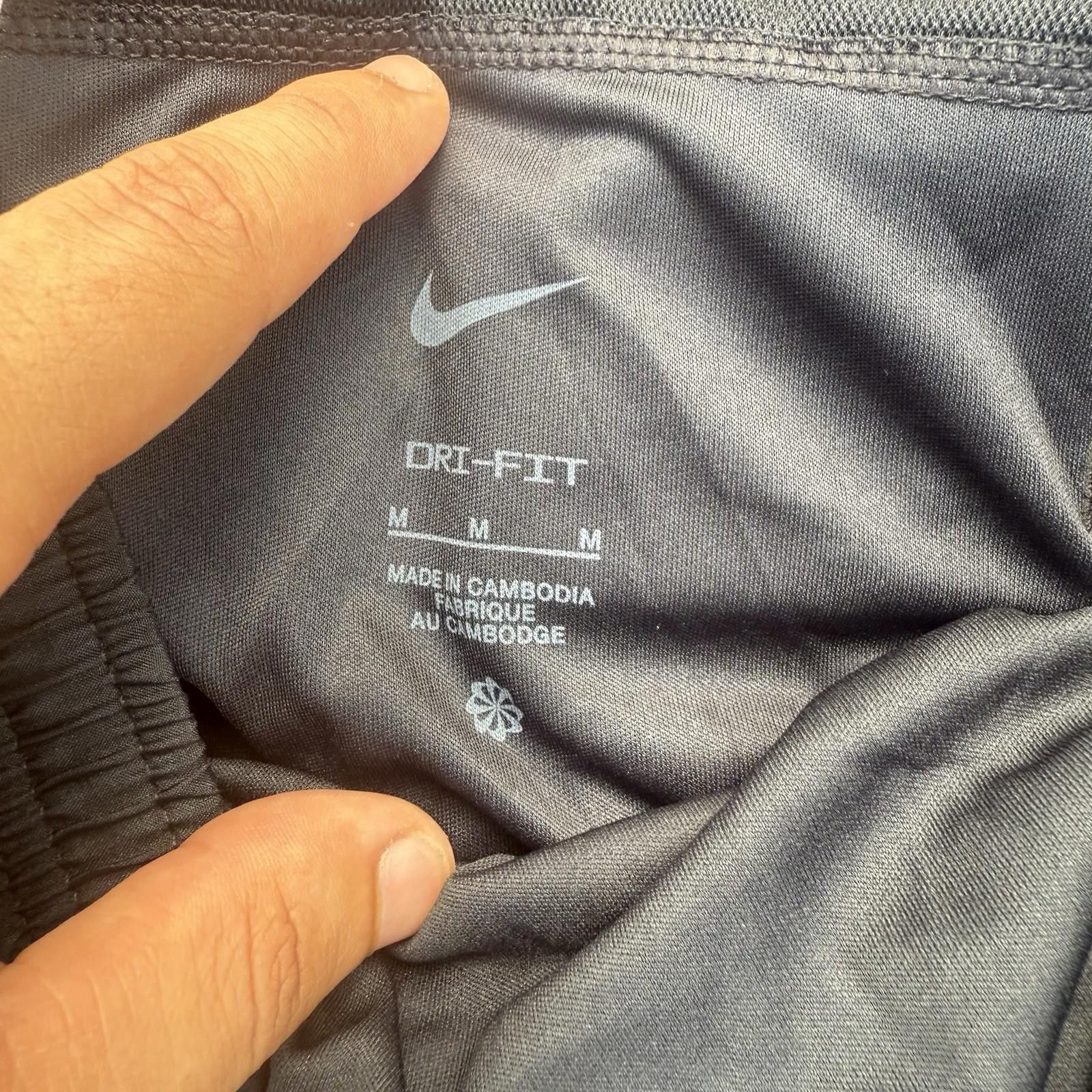 Nike Nike Womens 3.5" Tempo Modern Embossed Running Shorts Black Size 32" / US 10 / IT 46 - 4 Thumbnail