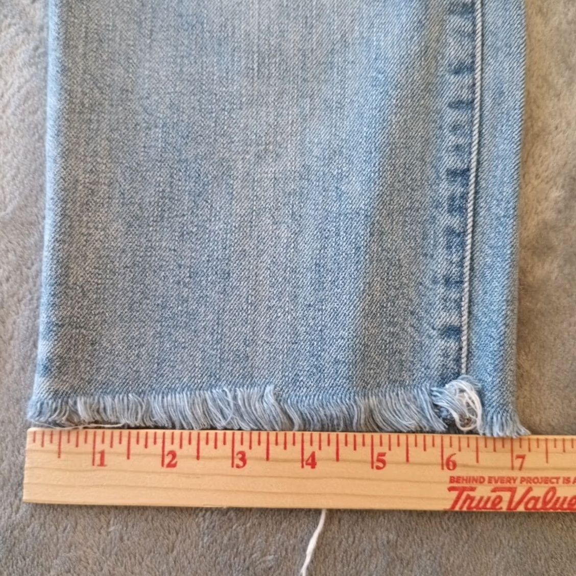 Madewell Madewell Boy Jeans Womens 27 Blue Light Wash Frayed Hem 31x26 Mid Rise Jeans Womens Boys? Size 27" / US 4 / IT 40 - 7 Thumbnail