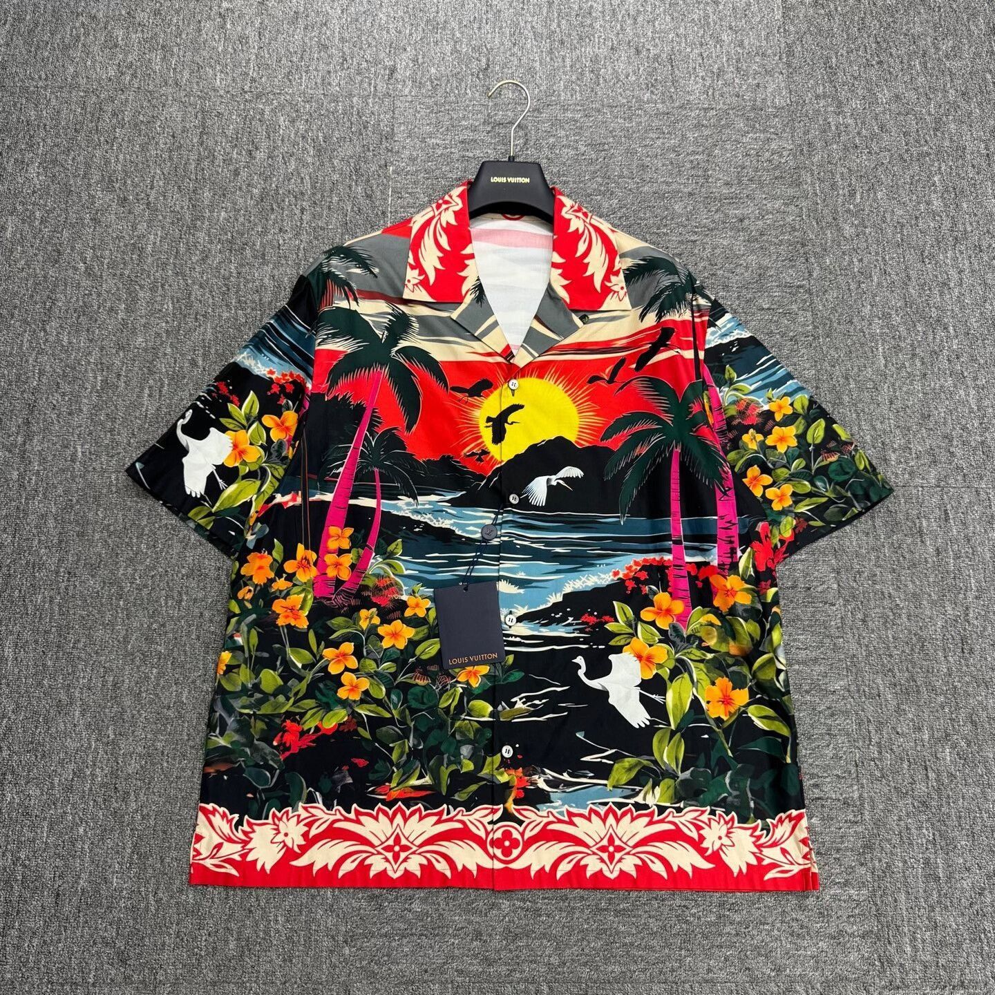 Louis Vuitton louis vuitton hawaiian beach short sleeve shirt. Size US L / EU 52-54 / 3 - 1 Thumbnail