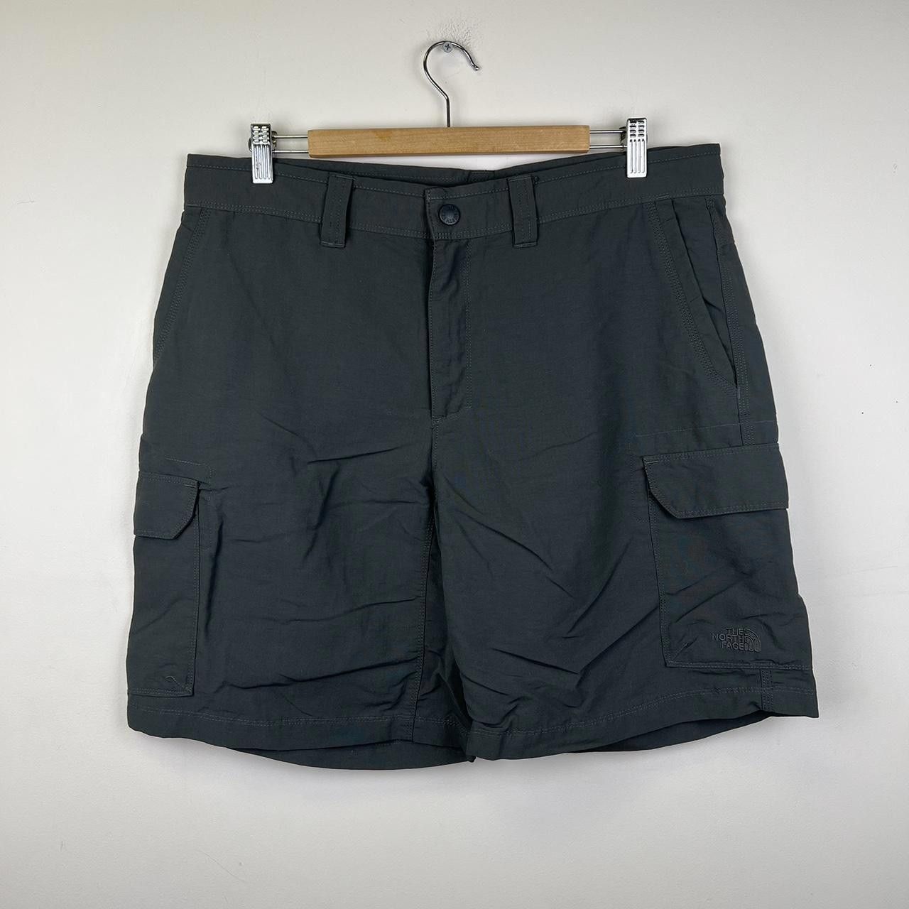 The North Face The North Face Men's Cargo Shorts - Versatile Outdoor Wear Size US 36 / EU 52 - 1 Thumbnail