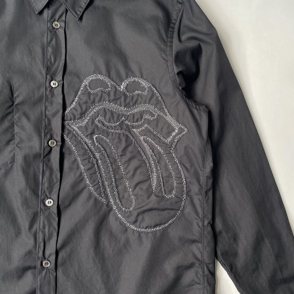 Comme des Garcons S/S 06 Embroidered 'Tongue' Logo Shirt Size US M / EU 48-50 / 2 - 5 Thumbnail