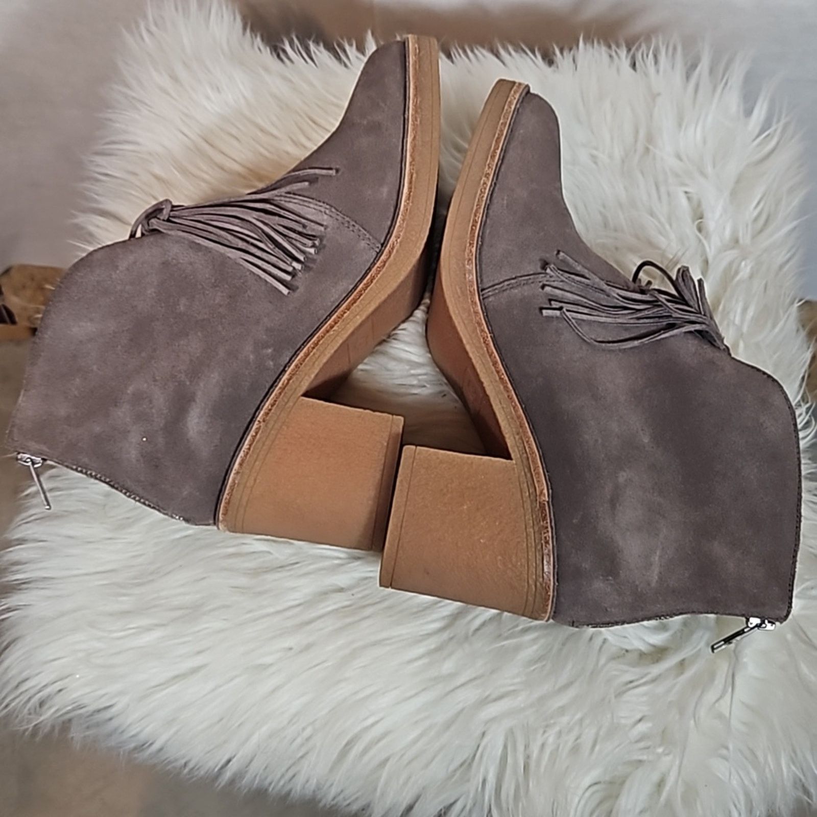 Ugg UGG Women's Grey Suede Corin Ankle Bootie with Fringe Bow Size US 8 / IT 38 - 5 Thumbnail