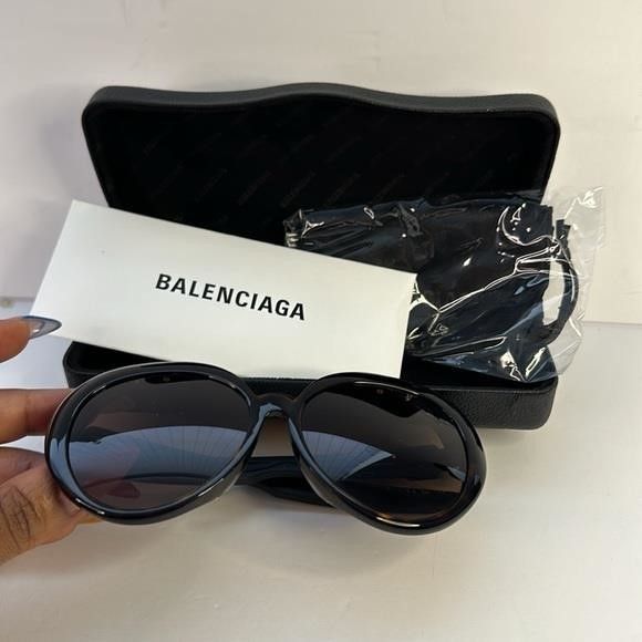 Balenciaga New Authentic Balenciaga Black/Brown BB0024S Oversized Sungl Size ONE SIZE - 2 Thumbnail