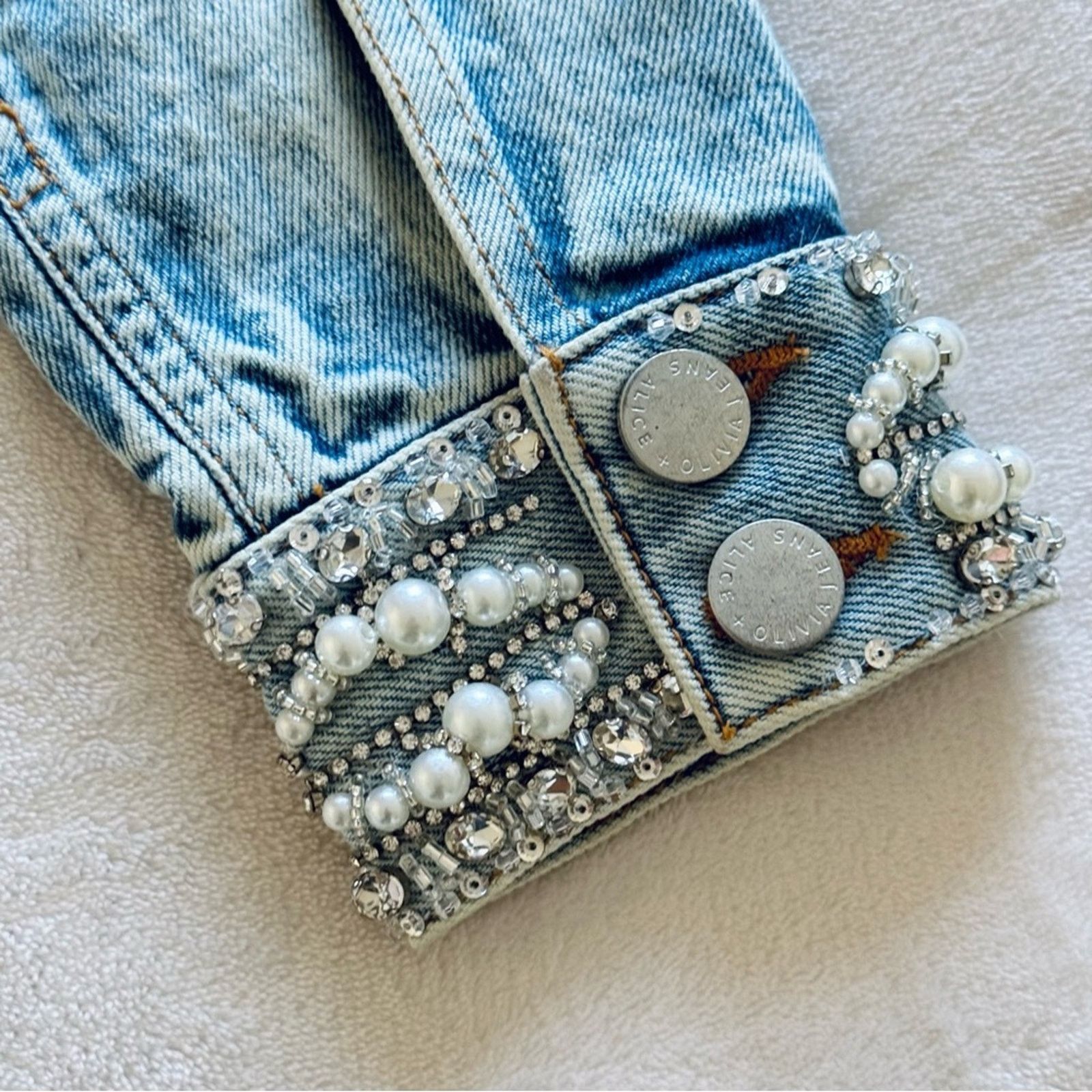 Alice + Olivia NWOT! Alice + Olivia Nelson Embellished Denim Jacket Size XS Size XS / US 0-2 / IT 36-38 - 10 Thumbnail