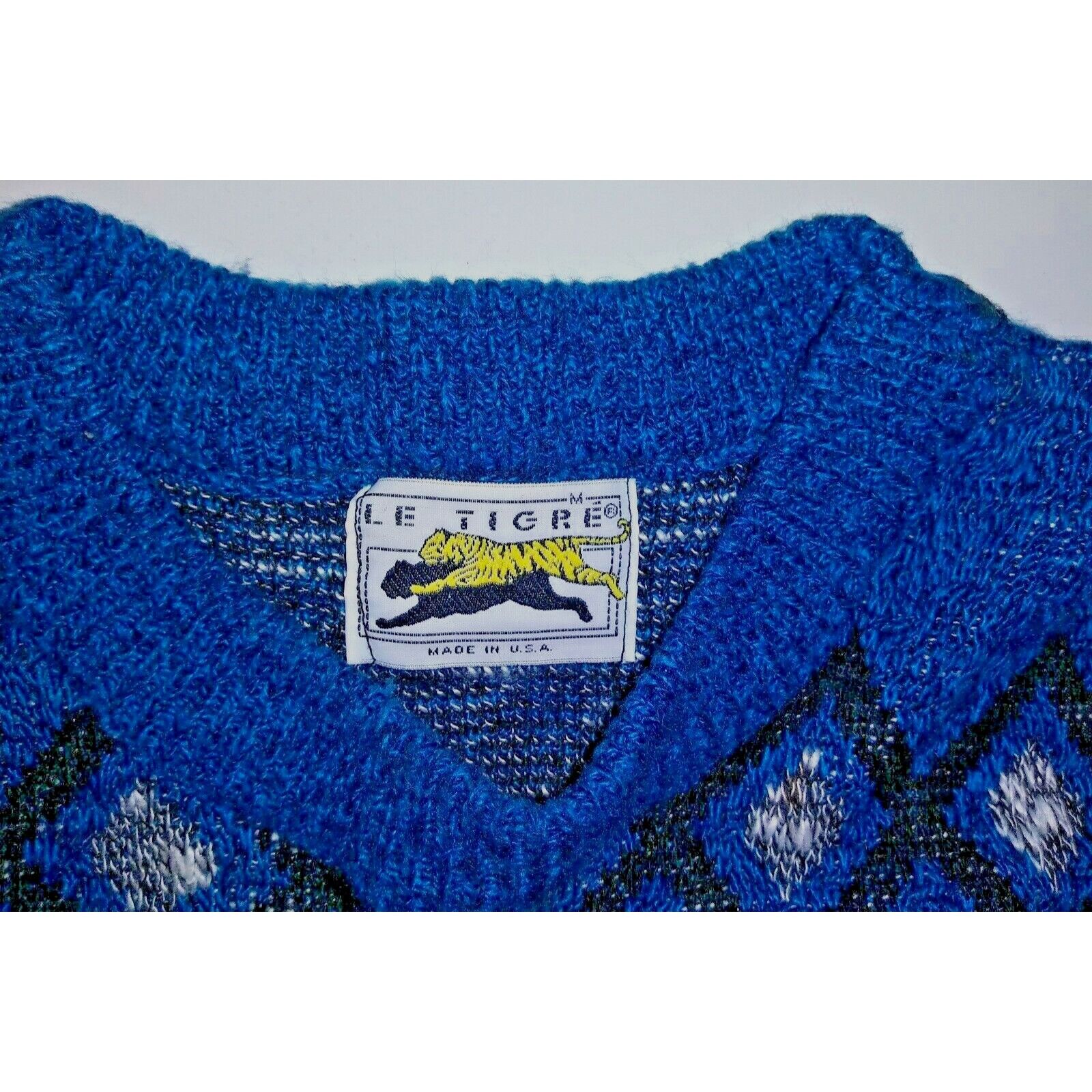 Le TIGRE Vintage Mens Sweater Aztec Geometric Sz M blue black USA Size US M / EU 48-50 / 2 - 9 Thumbnail