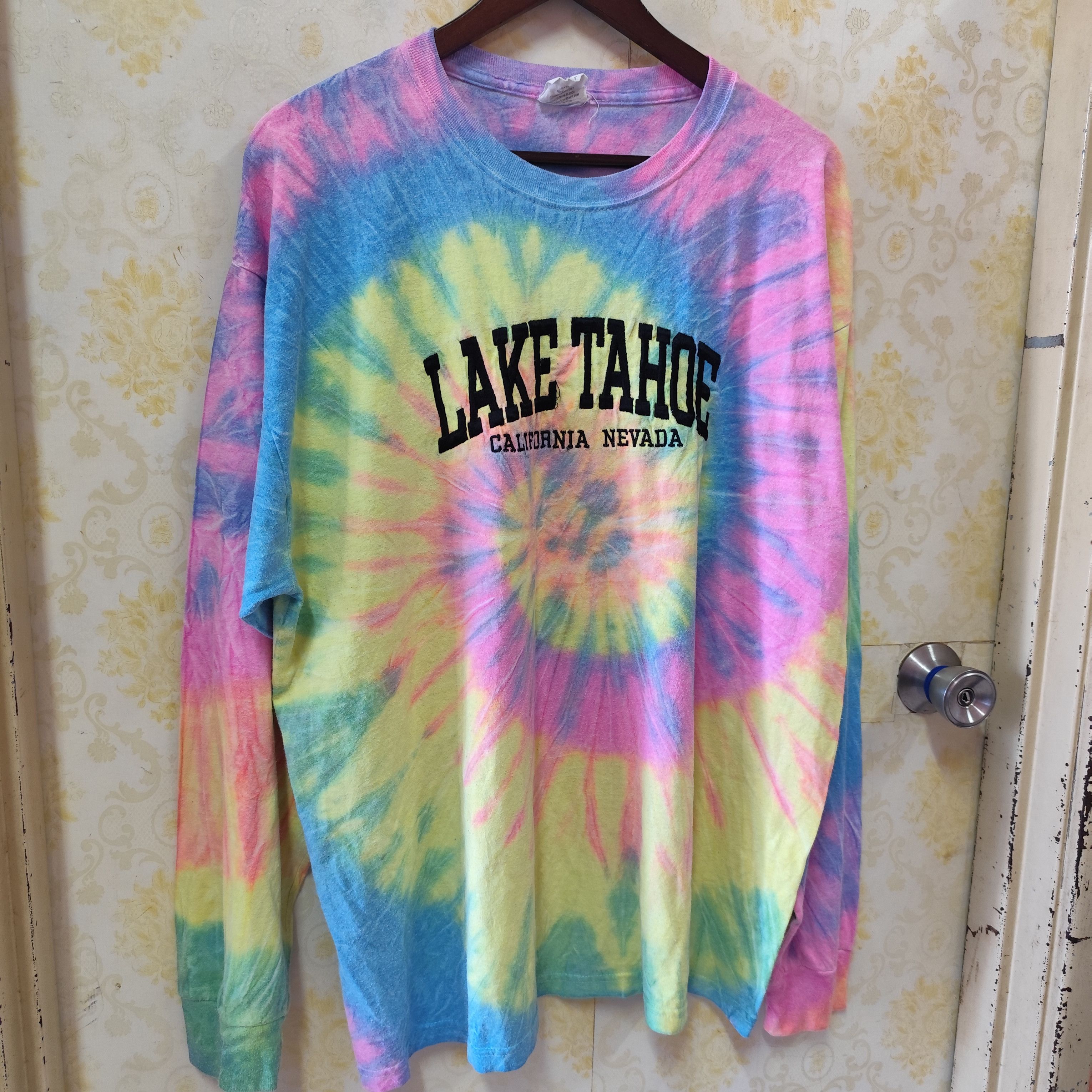 Vintage 🇺🇸VINTAGE TYE DYE LAKE TAHOE SPELL OUT MADE IN USA Size US XL / EU 56 / 4 - 3 Thumbnail