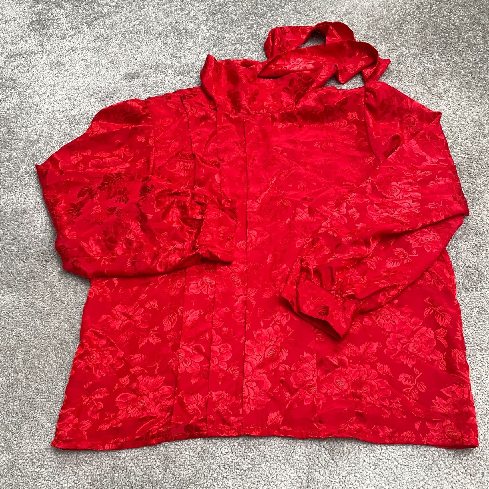 Vintage SK & Company Blouse Adult L Red Floral Satin Mock Neck Long Sleeve Tie Size L / US 10 / IT 46 - 2 Thumbnail