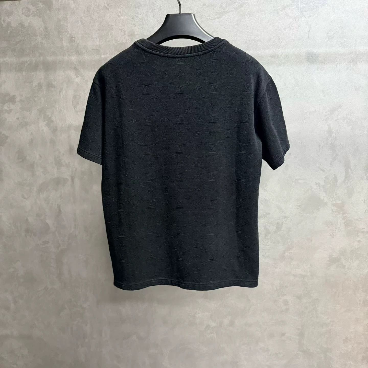 Louis Vuitton Louis Vuitton Black Monogram 3D Pocket T-Shirt Size US L / EU 52-54 / 3 - 5 Thumbnail