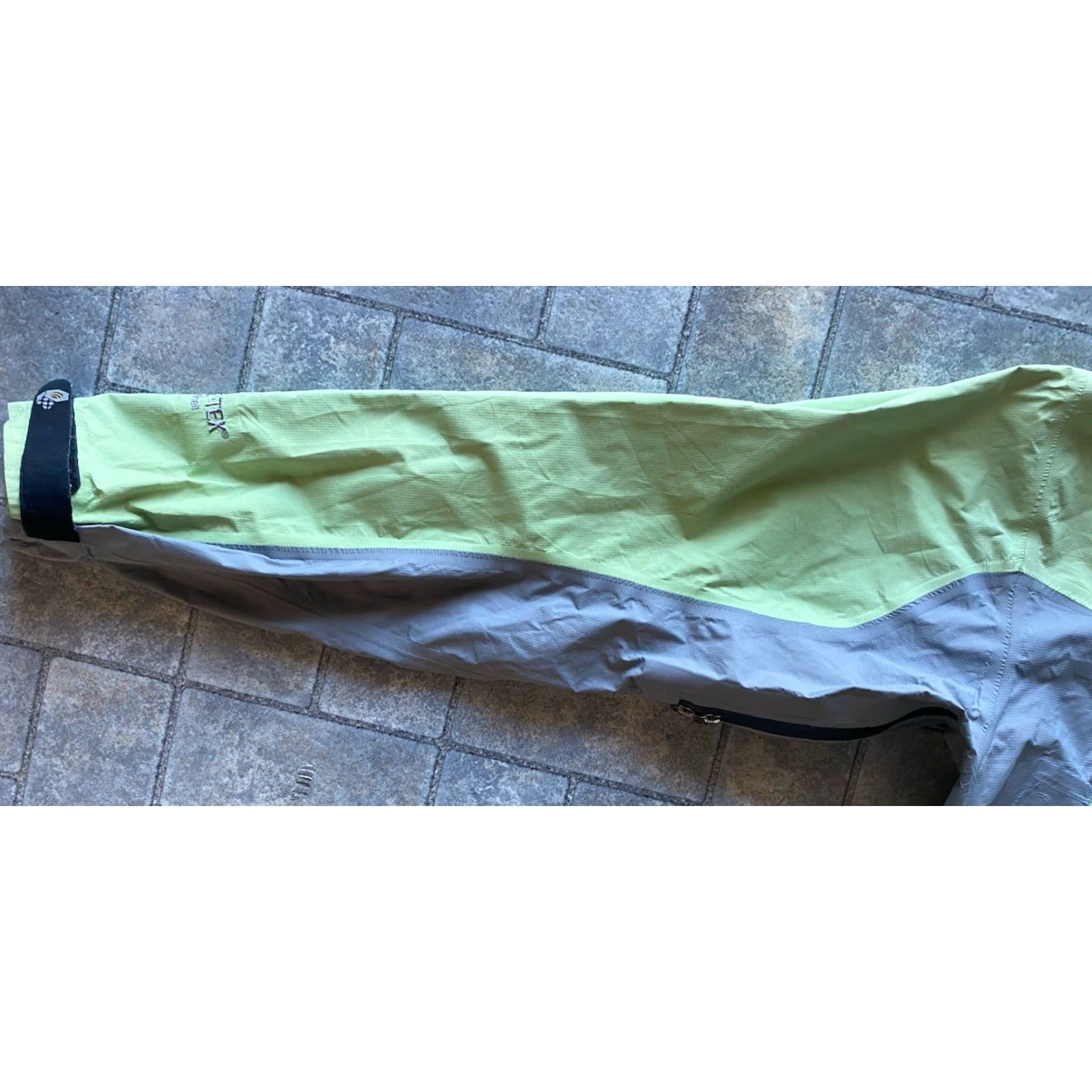 Mountain Hardwear VINTAGE Mountain Hardwear Goretex Paclite Shell Jacket Green Hooded Womens XS Flaws Wear Size XS / US 0-2 / IT 36-38 - 5 Thumbnail
