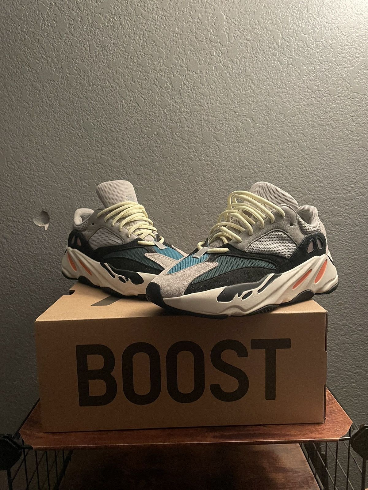 adidas waverunner 700