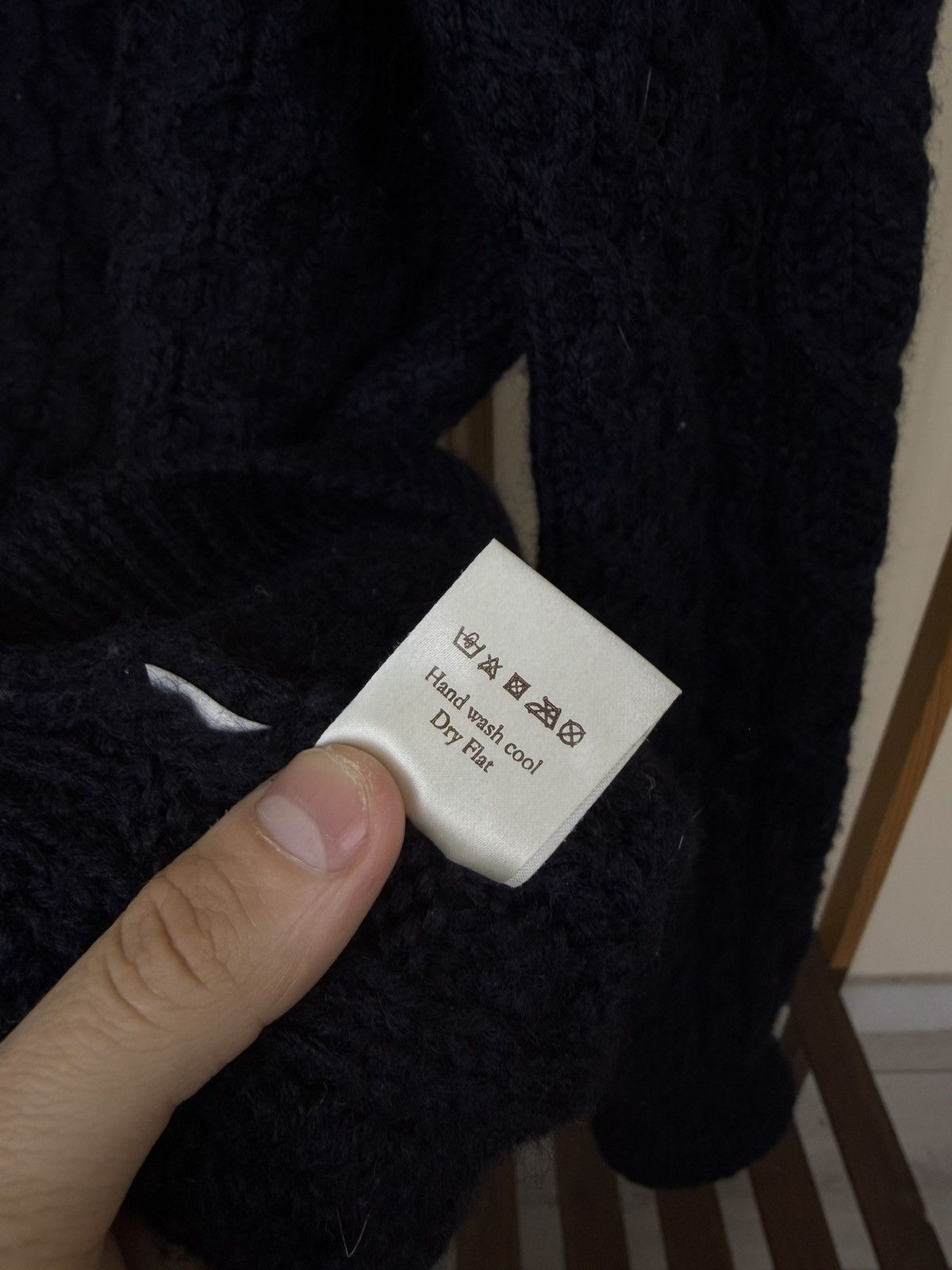 Peregrine Peregrine Hudson Navy Aran Knit British Wool Jumper size L Size US L / EU 52-54 / 3 - 13 Thumbnail