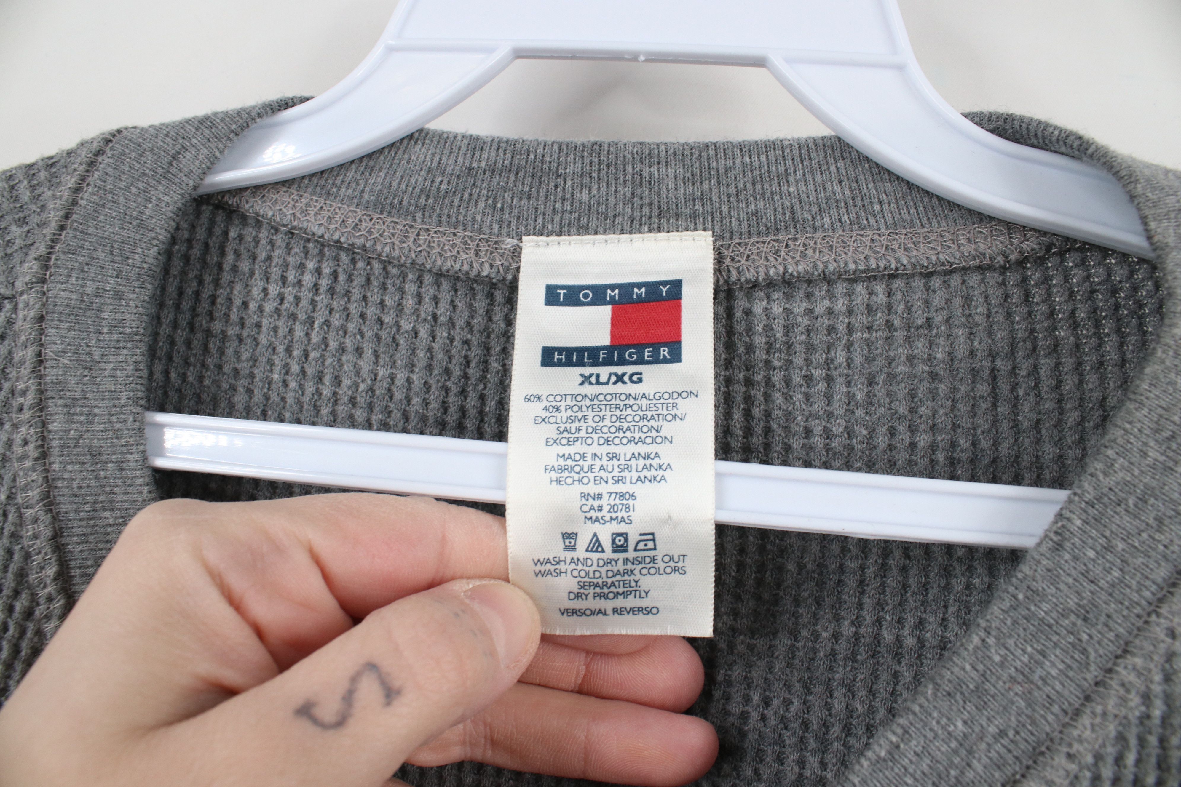 Vintage Vintage 90s Tommy Hilfiger Waffle Knit Long Sleeve T-Shirt Size US XL / EU 56 / 4 - 7 Thumbnail