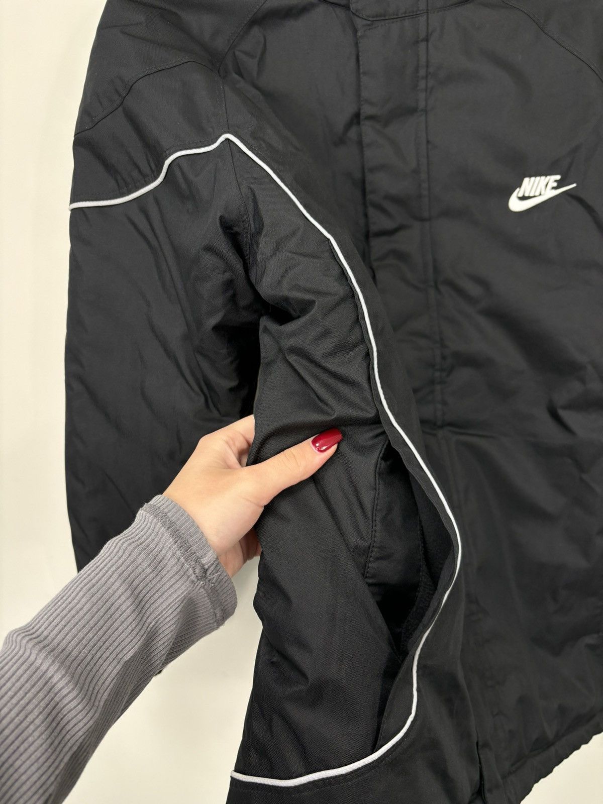 Nike Vintage Nike Big Swoosh Logo Black Hype Down Puffer Jacket Size US S / EU 44-46 / 1 - 10 Thumbnail