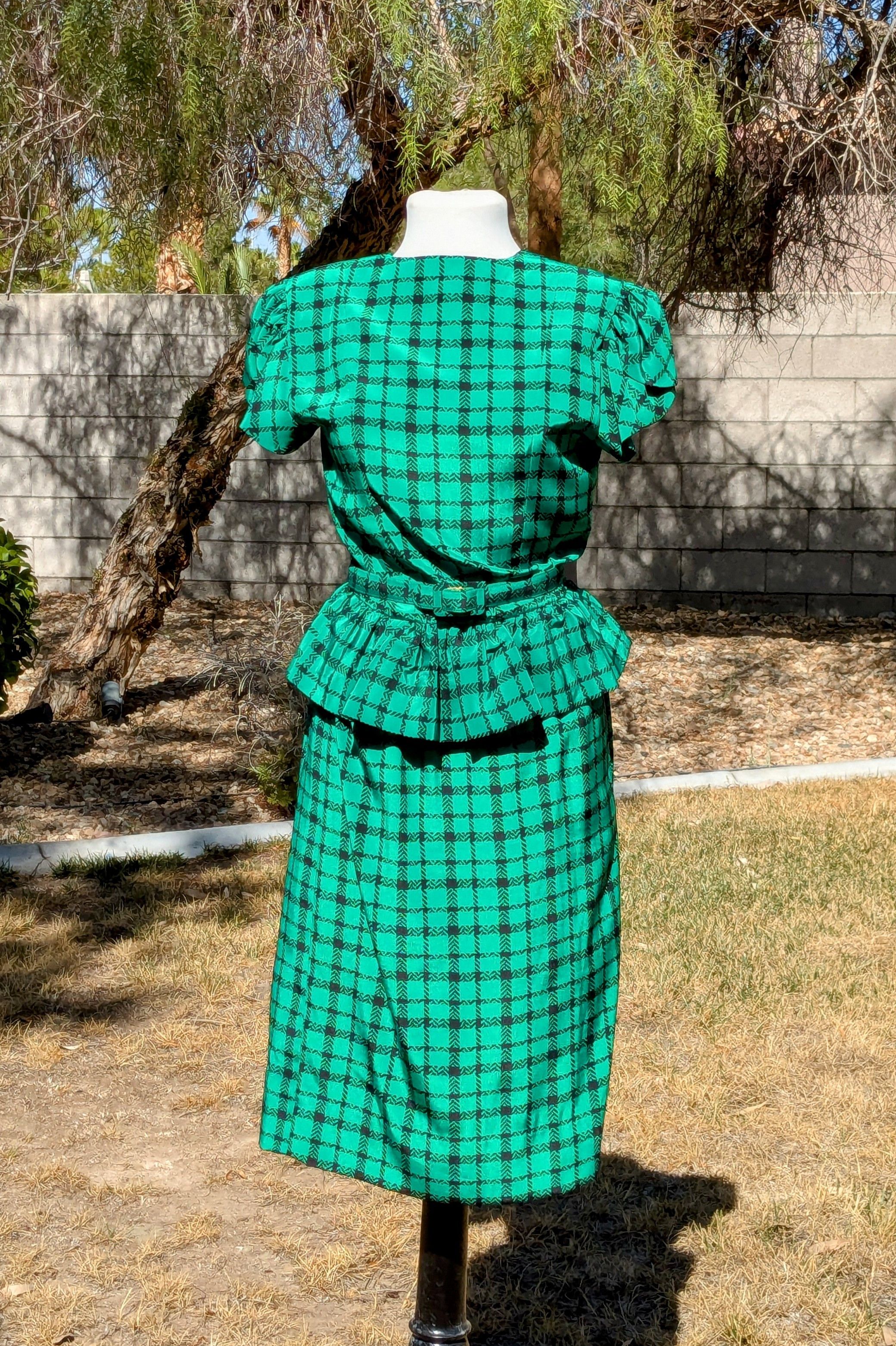 Vintage 1970s Petite Ladies Knitwear Peplum Button-Front Maxi Dress Size M / US 6-8 / IT 42-44 - 2 Thumbnail