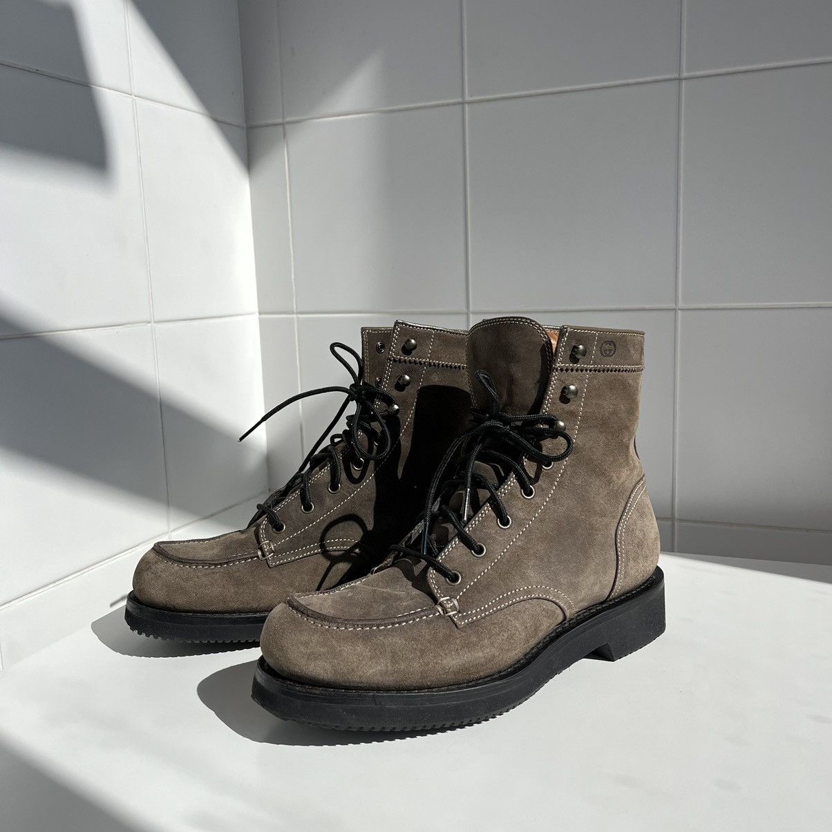 image of Gucci Suede Men’S Beige Boots Us 9 Luxury Minimalist 352955, Men's