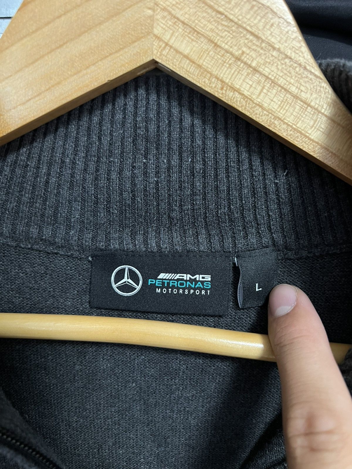 Mercedes-Benz Mercedes AMG Petronas Racing F1 Formula Knitted Zip Sweater Size US L / EU 52-54 / 3 - 6 Thumbnail