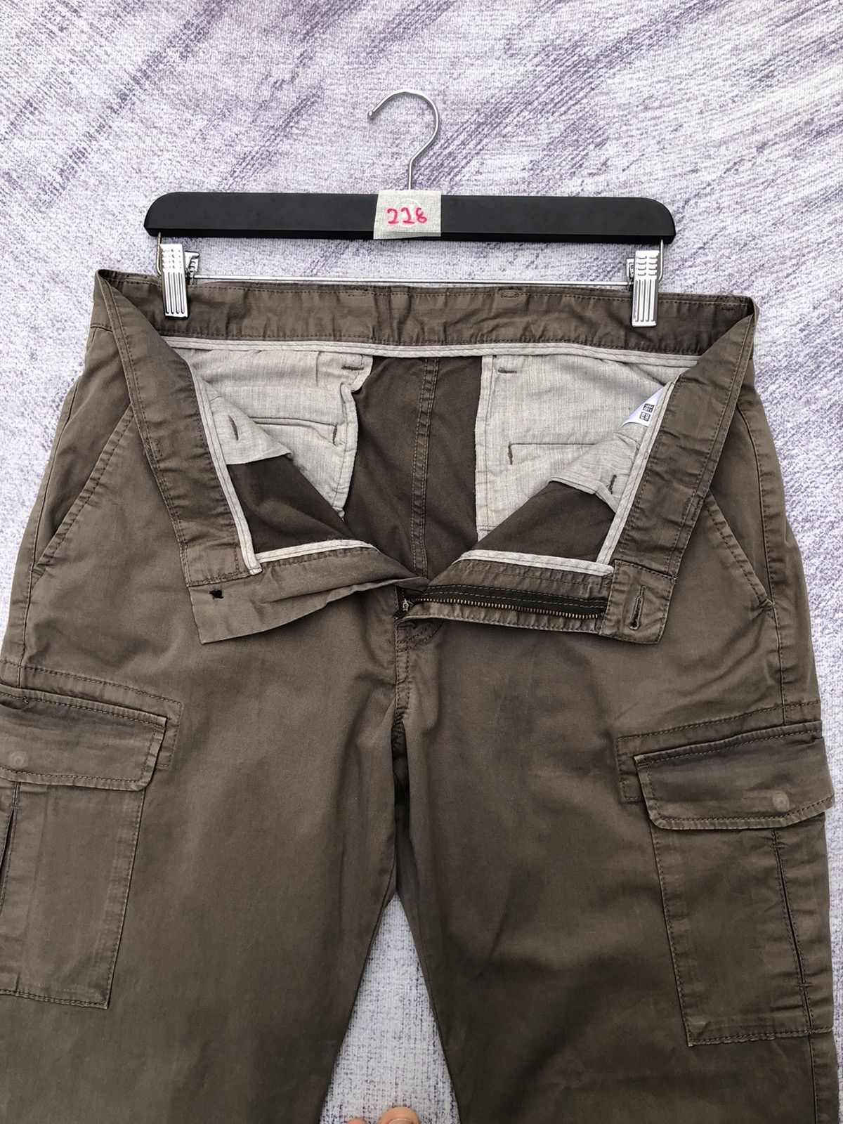 Japanese Brand × Olive × Uniqlo Japanesebrand Uniqlo Faded Olive Multipocket W35xL40 Size US 35 - 7 Thumbnail