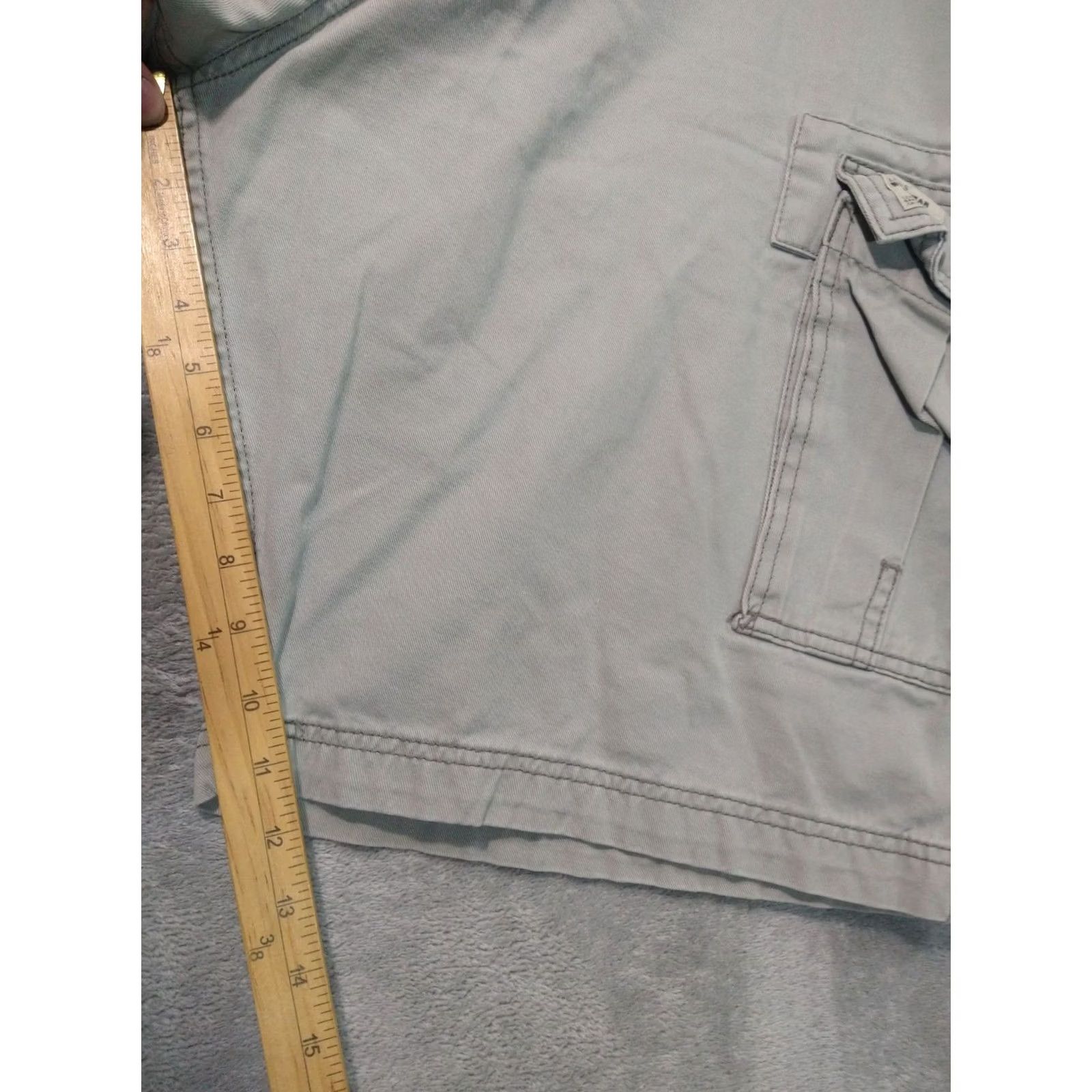 Levi's VINTAGE Levi's Shorts Mens 40 Gray Cargo High Rise Canvas Y2K Pocketed Cotton Casual Mens Shorts Size US 40 / EU 56 - 5 Thumbnail