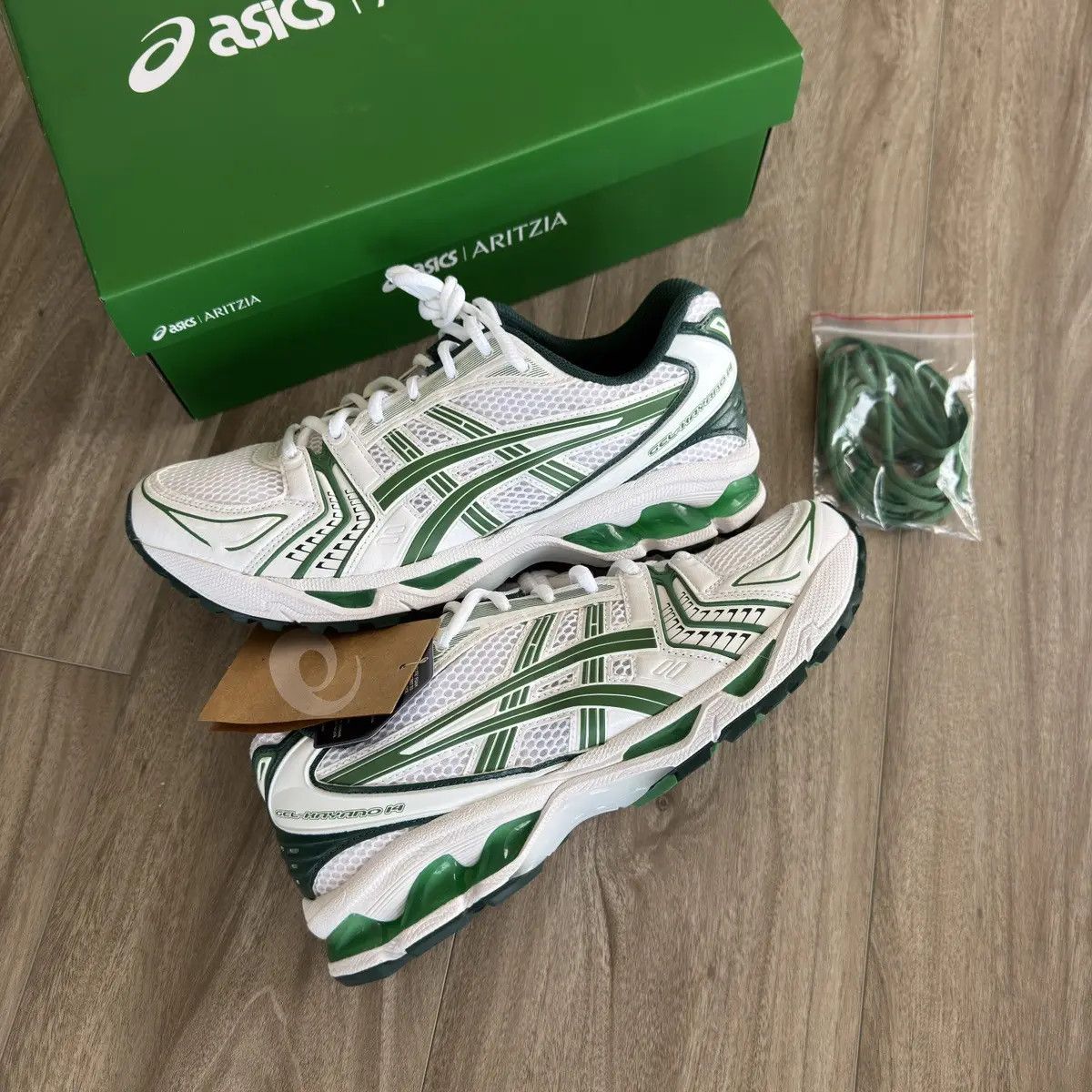 Asics ASICS x Aritzia Gel-Kayano 14 White Leprechaun/Green Size US 8.5 / EU 41-42 - 6 Thumbnail