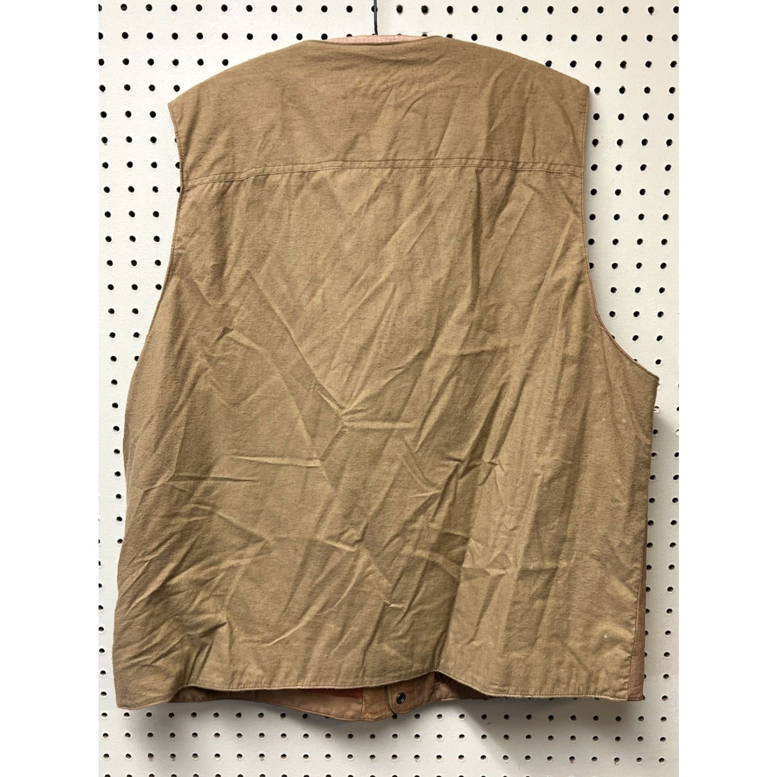 Orvis VINTAGE Orvis Suede Leather Vest Tan Short Snap Vest Pockets Men Sz Large Regular Fit Size US L / EU 52-54 / 3 - 2 Thumbnail